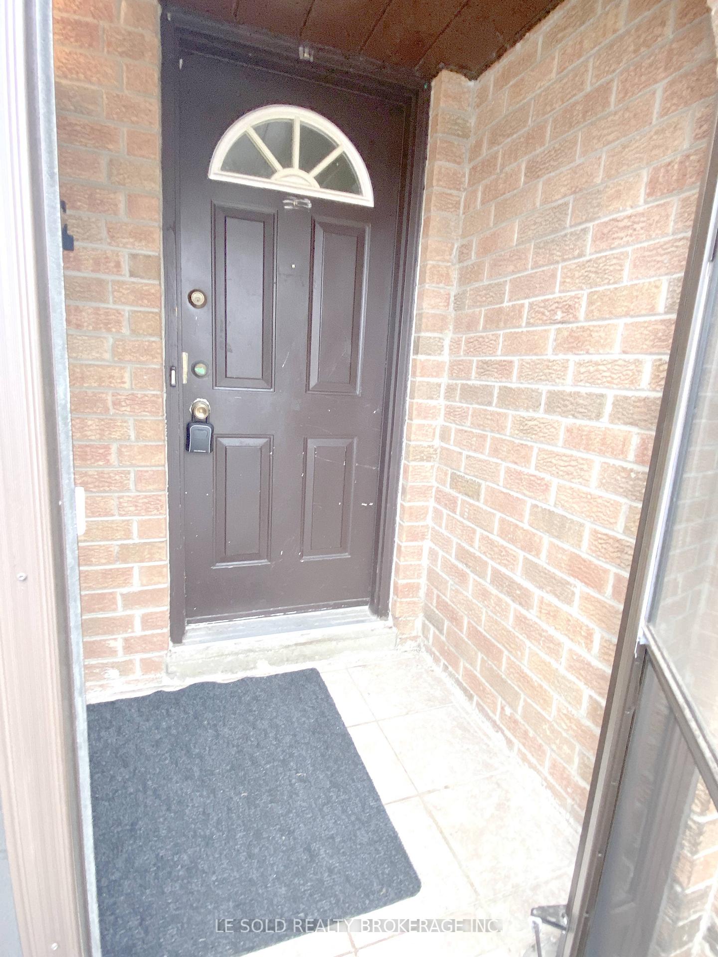 Photo 2 of 25 Debden Road, Markham, Milliken Mills East — HOMEH