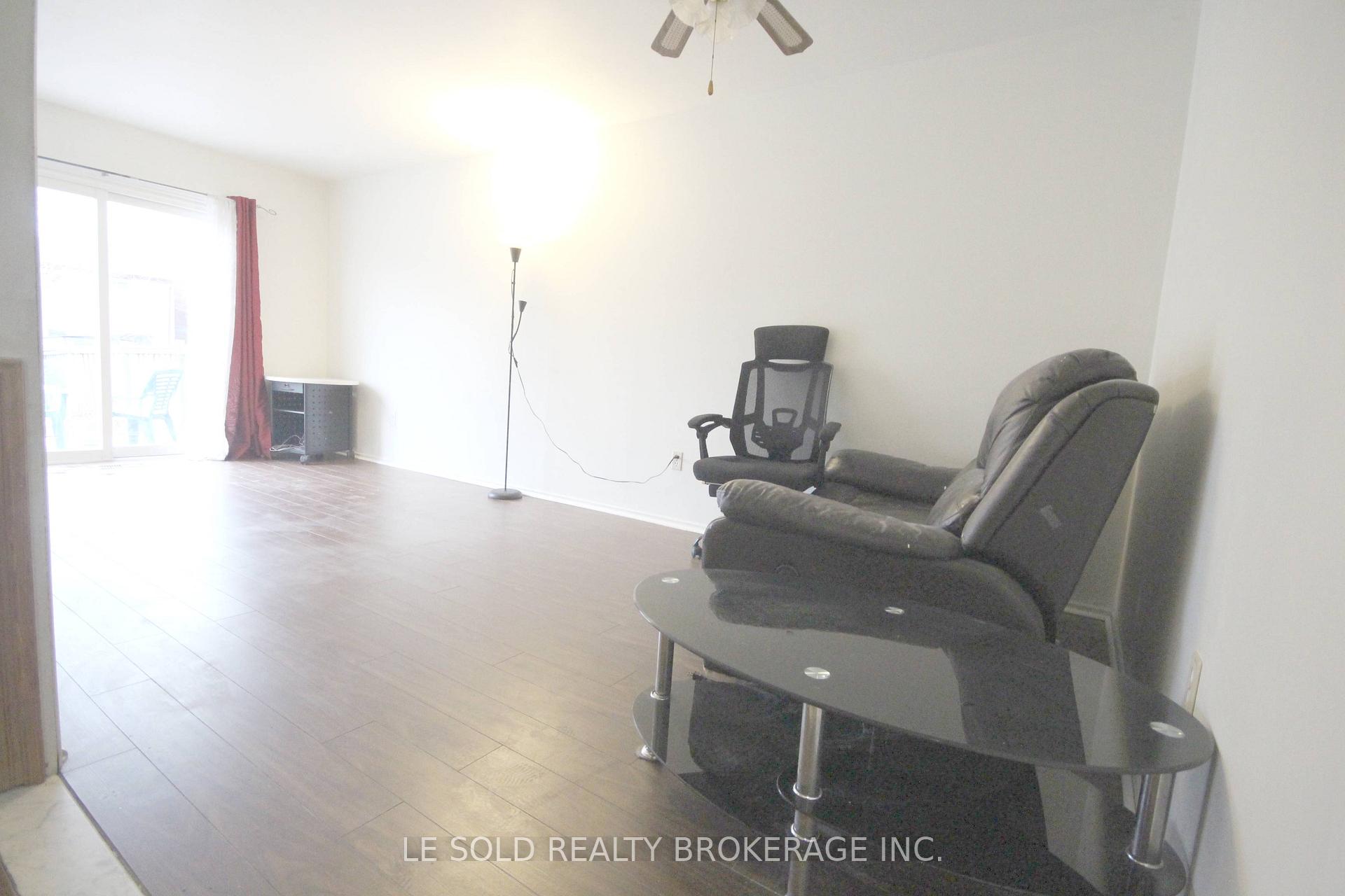 Photo 5 of 25 Debden Road, Markham, Milliken Mills East — HOMEH