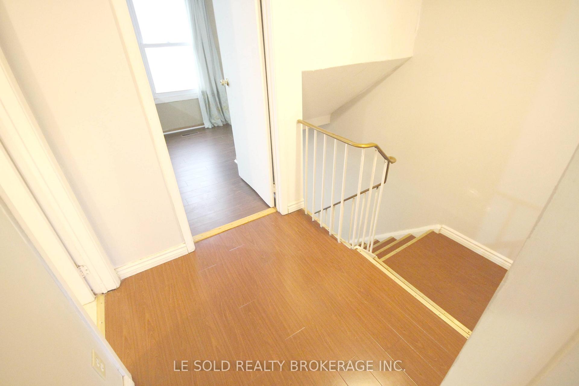 Photo 14 of 25 Debden Road, Markham, Milliken Mills East — HOMEH