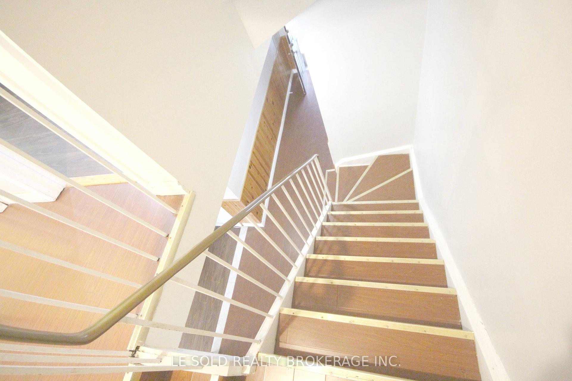 Photo 19 of 25 Debden Road, Markham, Milliken Mills East — HOMEH