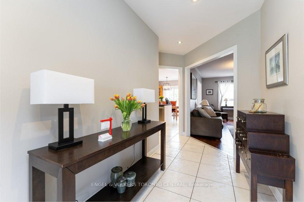 Photo 5 of 167 Valentina Drive, Markham, Village Green-South Unionville — HOMEH