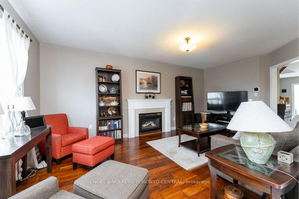 Photo 7 of 167 Valentina Drive, Markham, Village Green-South Unionville — HOMEH