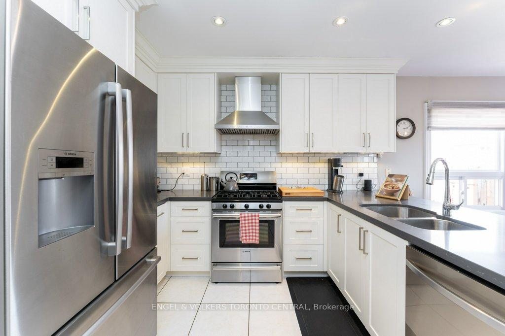 Photo 11 of 167 Valentina Drive, Markham, Village Green-South Unionville — HOMEH
