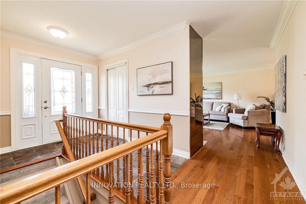 Photo 4 of 11 Amundsen Crescent, Ottawa, Kanata - Katimavik — HOMEH