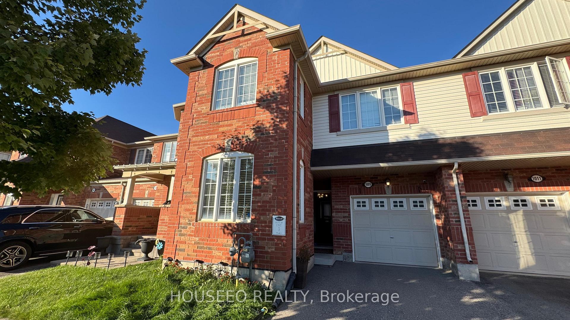 Front of 1009 Timmer Place E