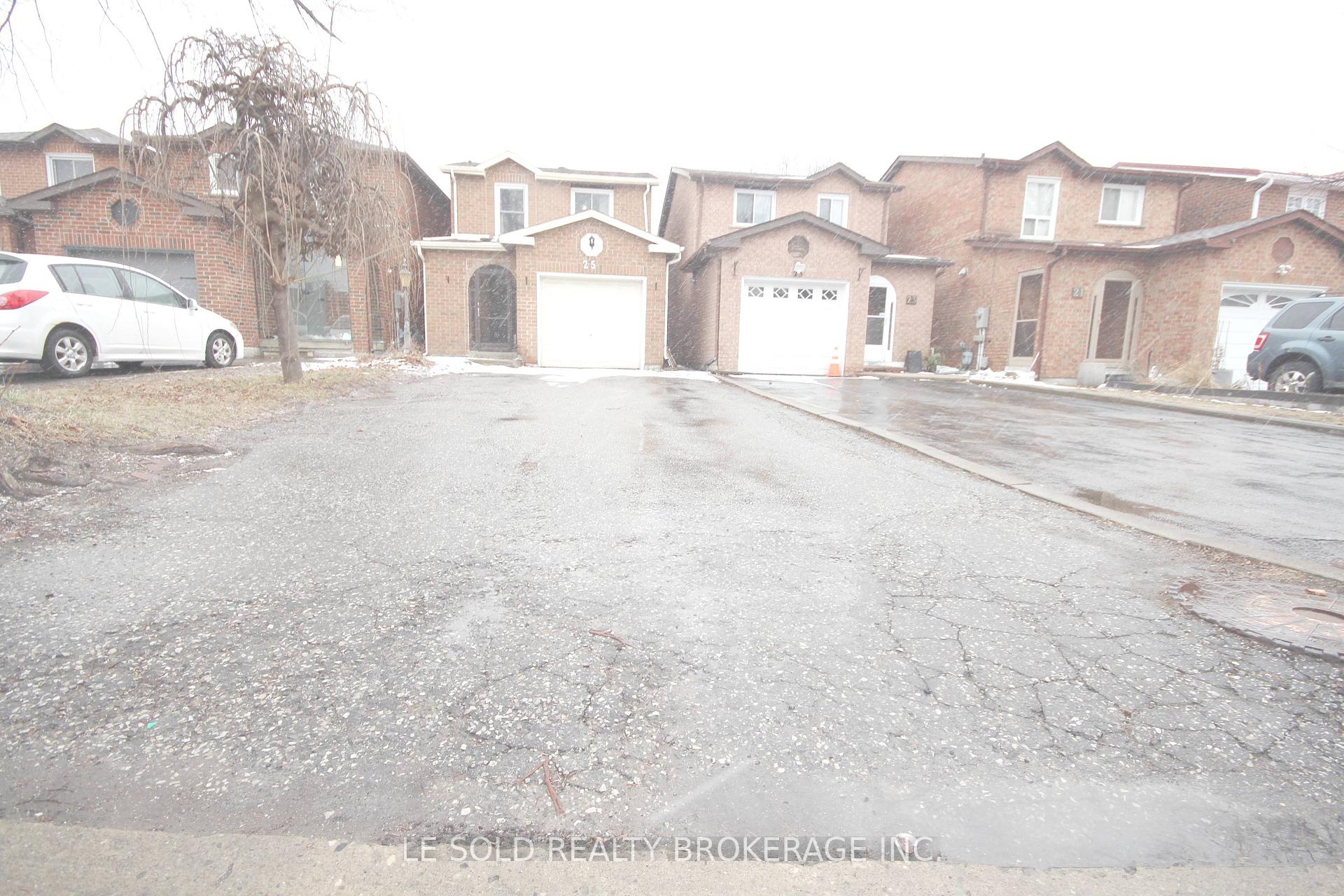 Photo 1 of Unit Upper, 25 Debden Road, Markham, Milliken Mills East — HOMEH