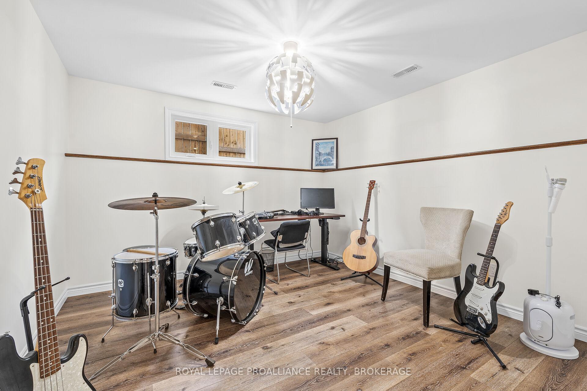 Photo 27 of 1502 Clover Street, Kingston, City Northwest — HOMEH