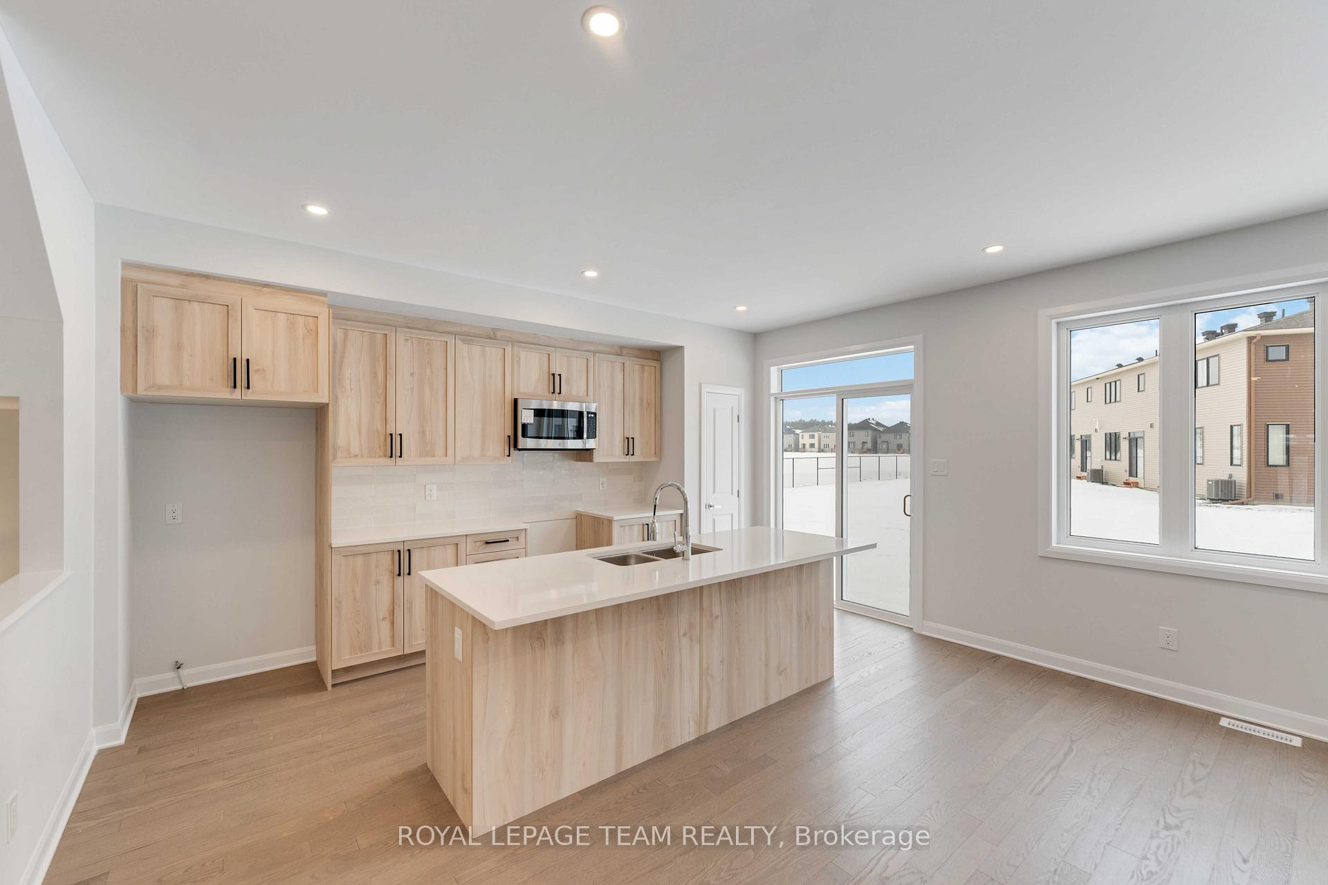 Photo 6 of 228 Invention Boulevard, Ottawa, Kanata - Morgan's Grant/South March — HOMEH