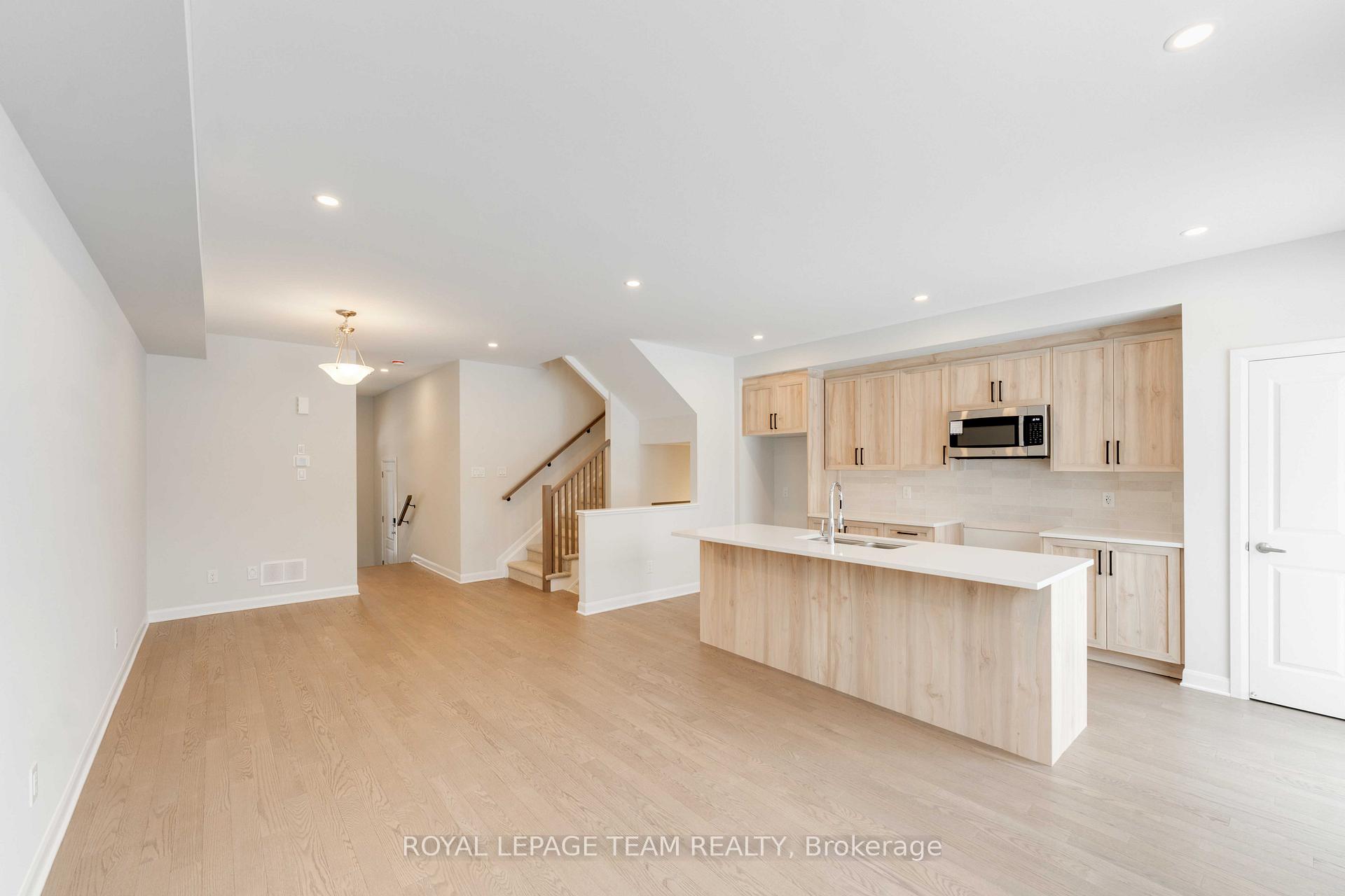 Photo 7 of 228 Invention Boulevard, Ottawa, Kanata - Morgan's Grant/South March — HOMEH