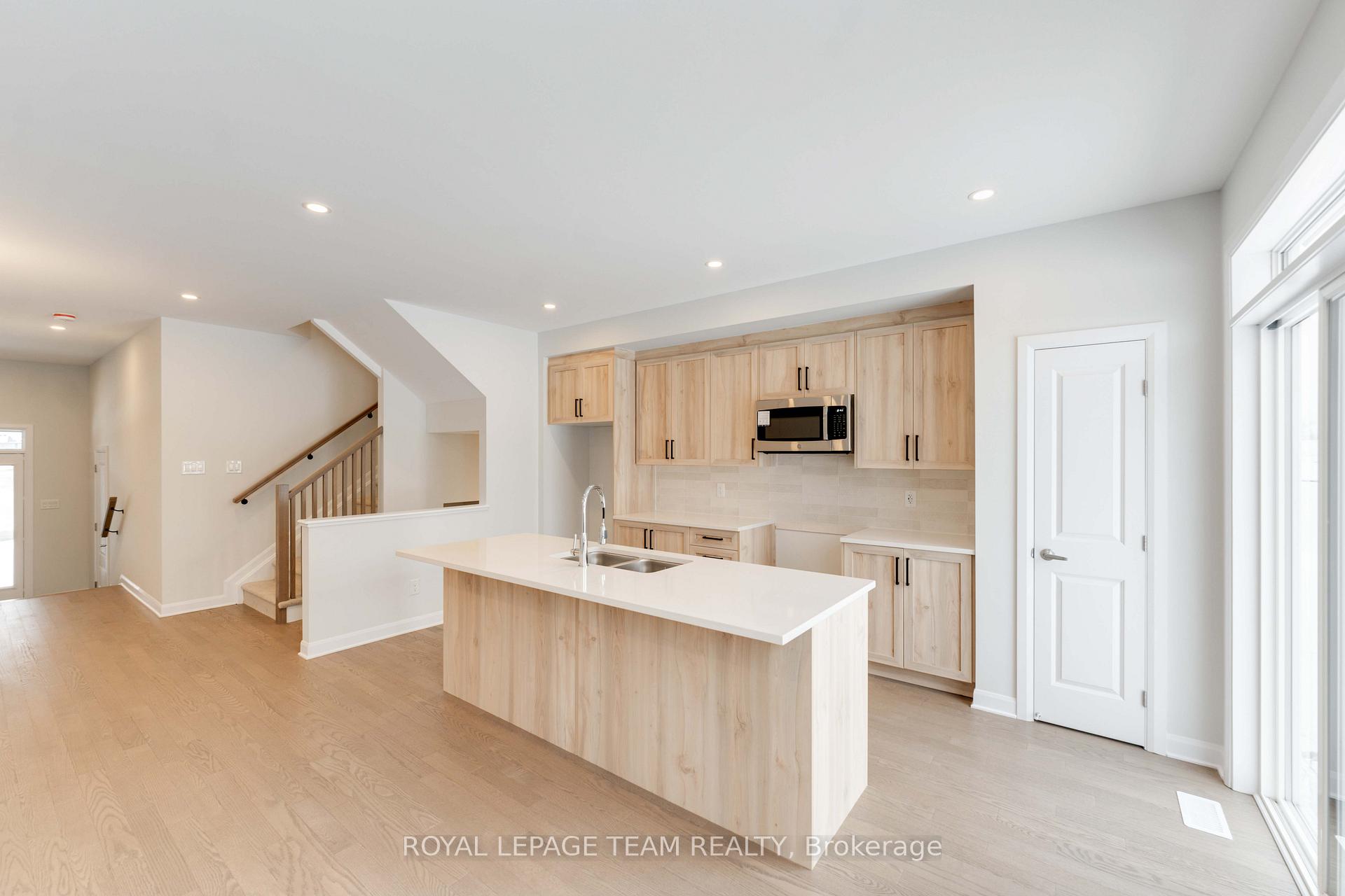Photo 8 of 228 Invention Boulevard, Ottawa, Kanata - Morgan's Grant/South March — HOMEH