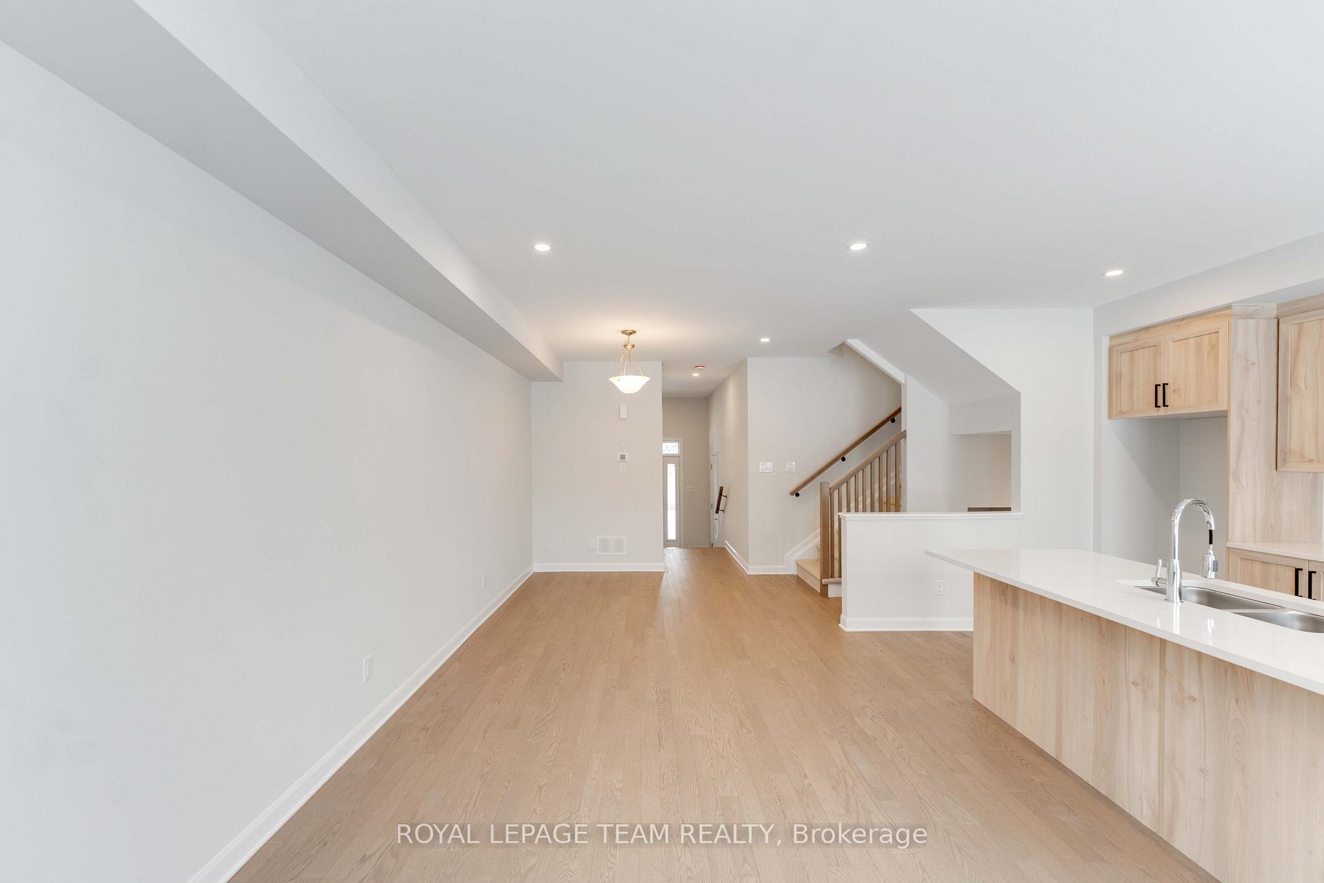 Photo 9 of 228 Invention Boulevard, Ottawa, Kanata - Morgan's Grant/South March — HOMEH