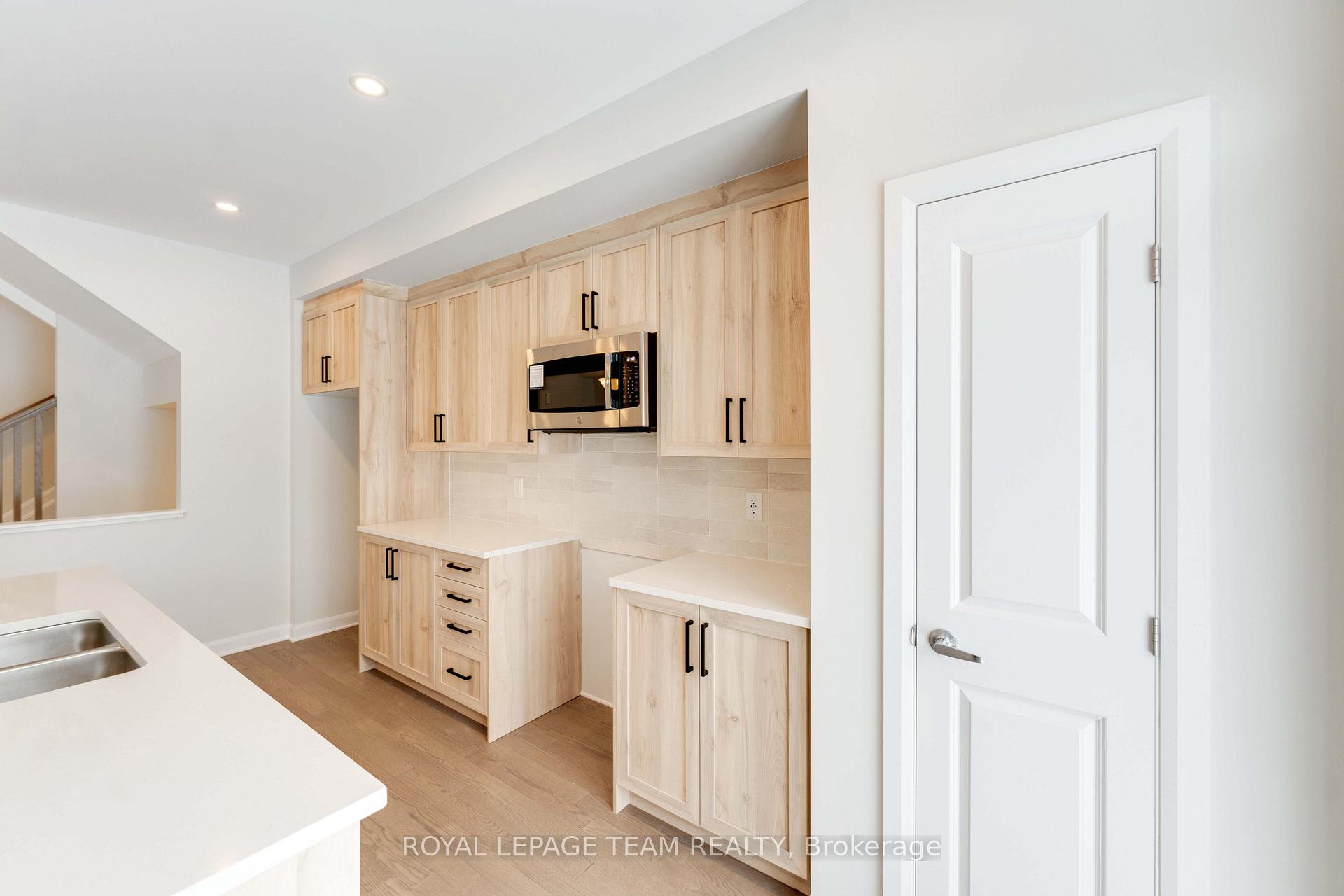 Photo 11 of 228 Invention Boulevard, Ottawa, Kanata - Morgan's Grant/South March — HOMEH