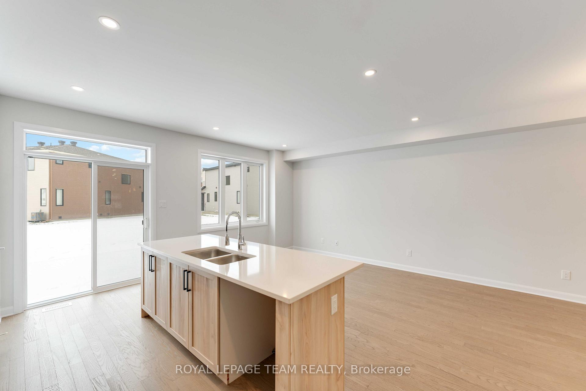 Photo 13 of 228 Invention Boulevard, Ottawa, Kanata - Morgan's Grant/South March — HOMEH