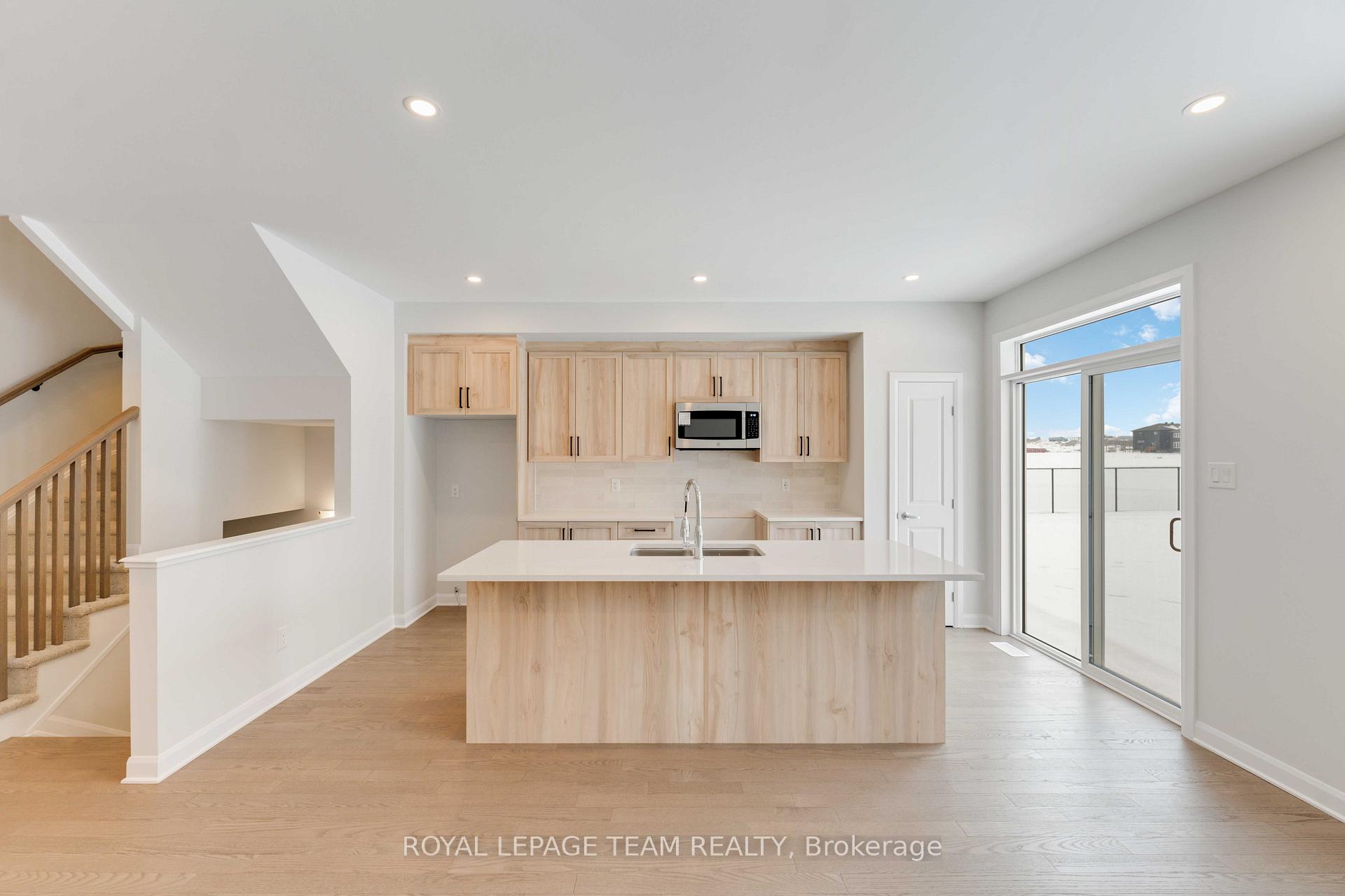 Photo 14 of 228 Invention Boulevard, Ottawa, Kanata - Morgan's Grant/South March — HOMEH