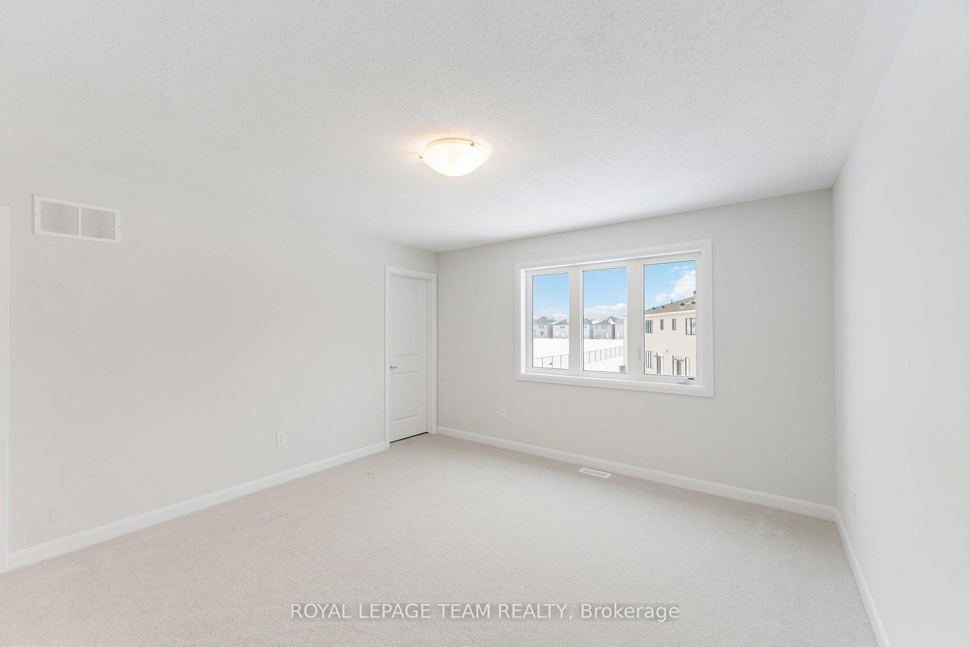 Photo 16 of 228 Invention Boulevard, Ottawa, Kanata - Morgan's Grant/South March — HOMEH
