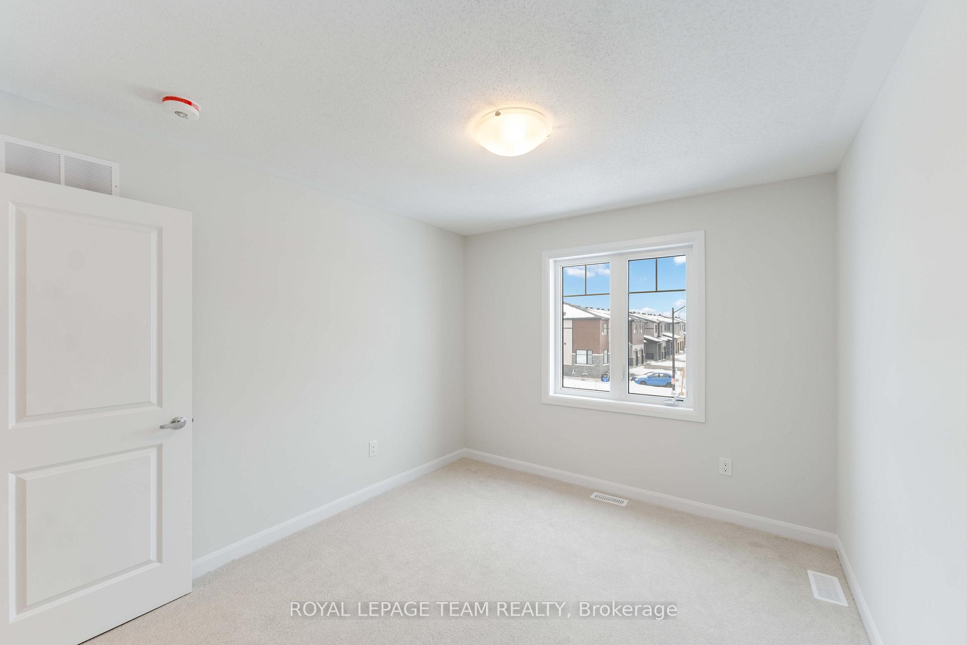 Photo 24 of 228 Invention Boulevard, Ottawa, Kanata - Morgan's Grant/South March — HOMEH