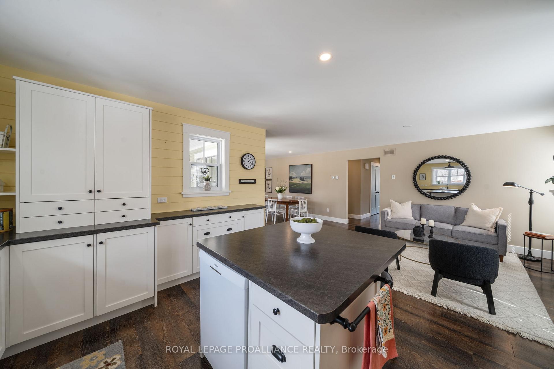 Photo 16 of 60 Need Street, Kawartha Lakes, Bobcaygeon — HOMEH