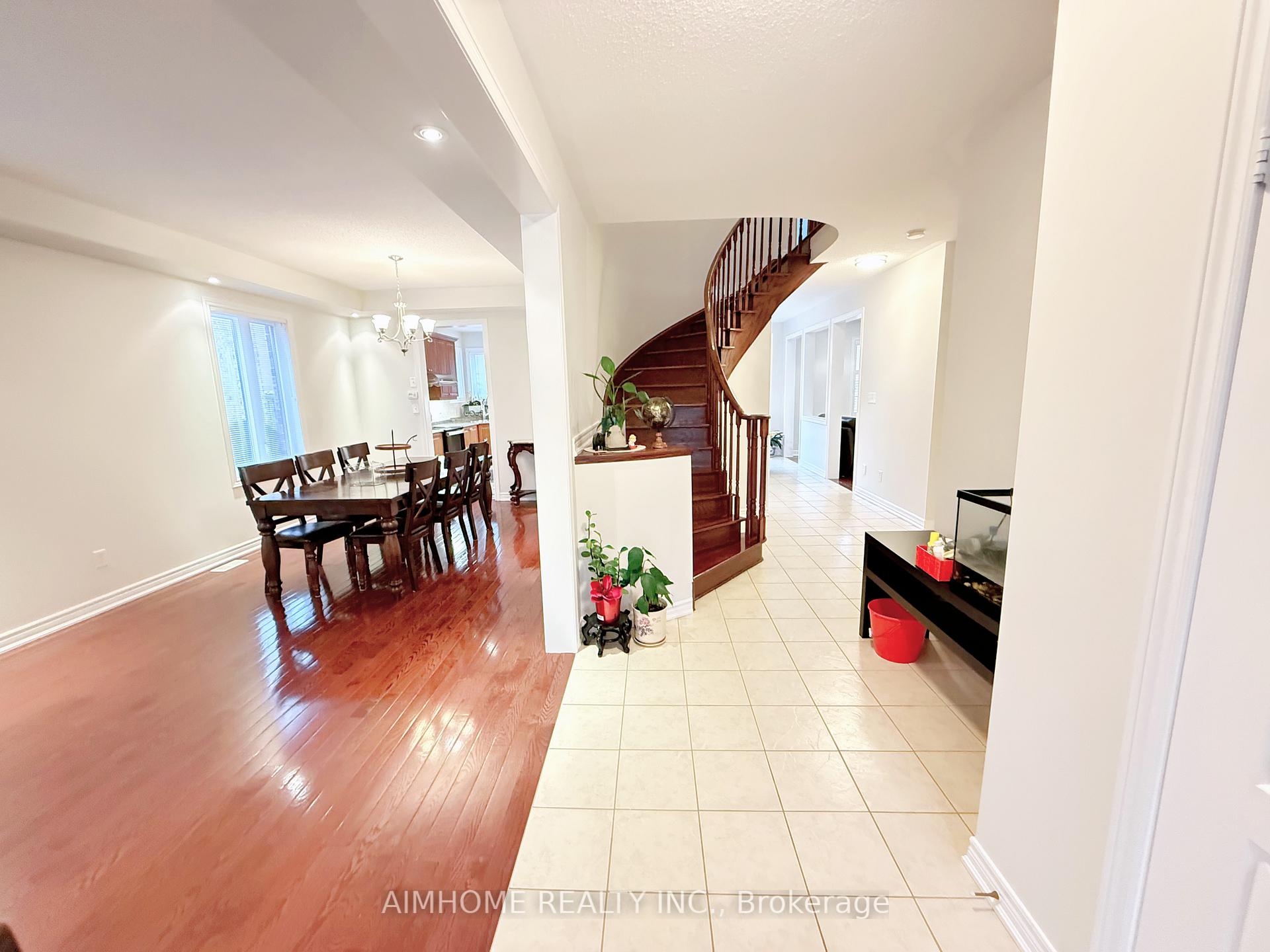 Photo 4 of 28 Titus Street, Markham, Wismer — HOMEH