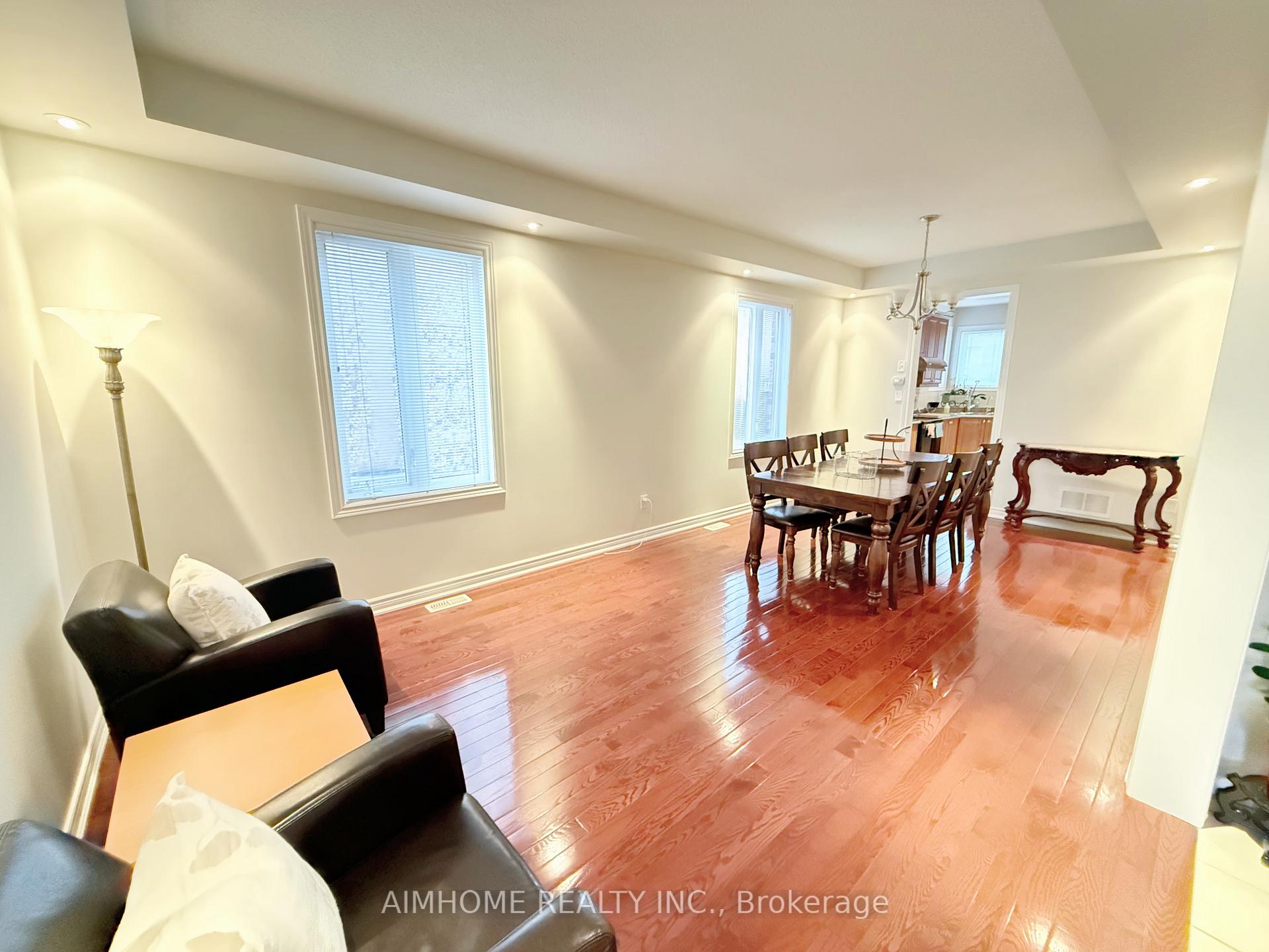 Photo 5 of 28 Titus Street, Markham, Wismer — HOMEH