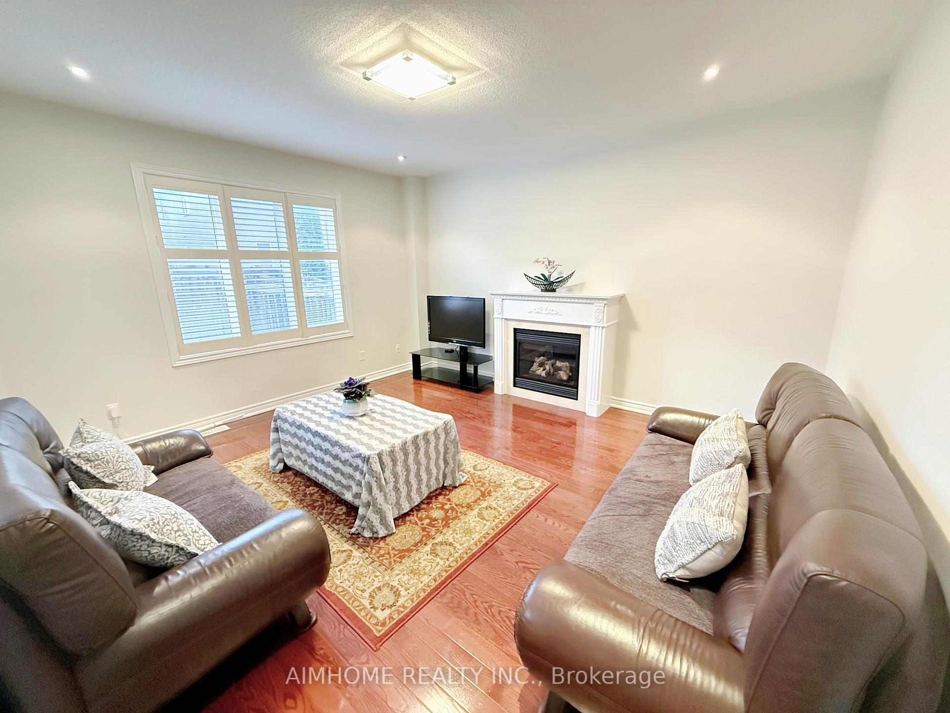 Photo 8 of 28 Titus Street, Markham, Wismer — HOMEH