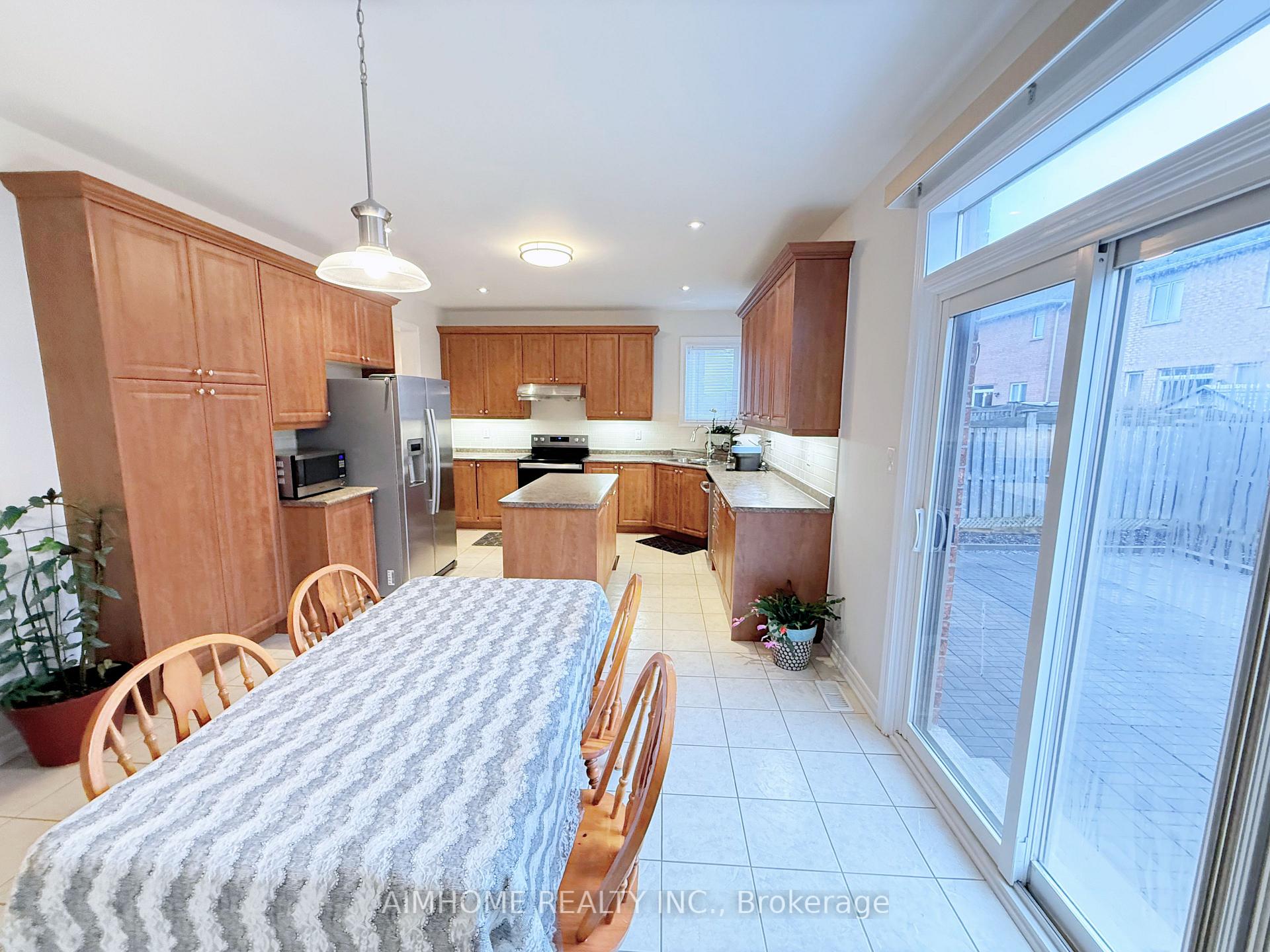 Photo 10 of 28 Titus Street, Markham, Wismer — HOMEH