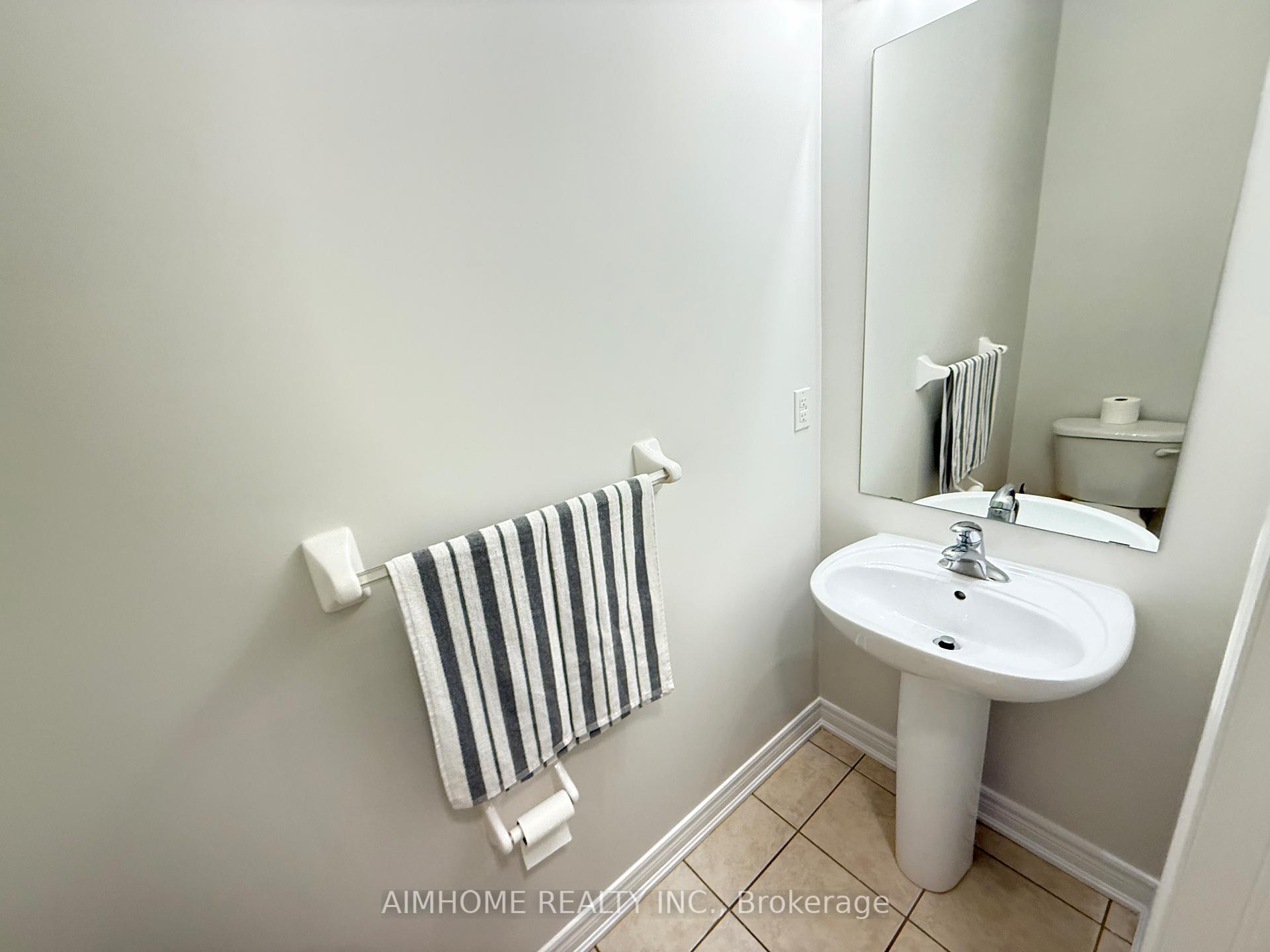 Photo 16 of 28 Titus Street, Markham, Wismer — HOMEH