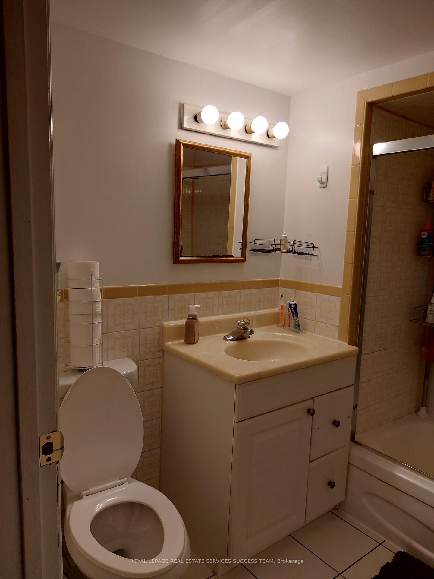 Photo 7 of Unit #2, 160 Delmar Drive E, Hamilton, Buchanan — HOMEH