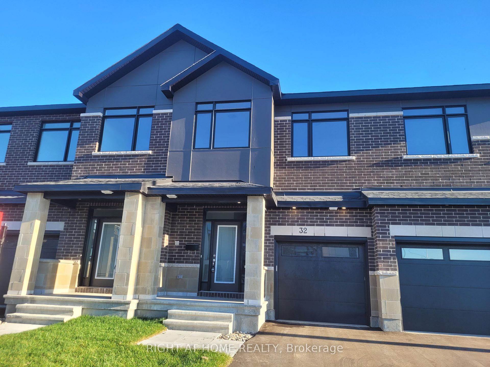 Front of 32 Overberg Way
