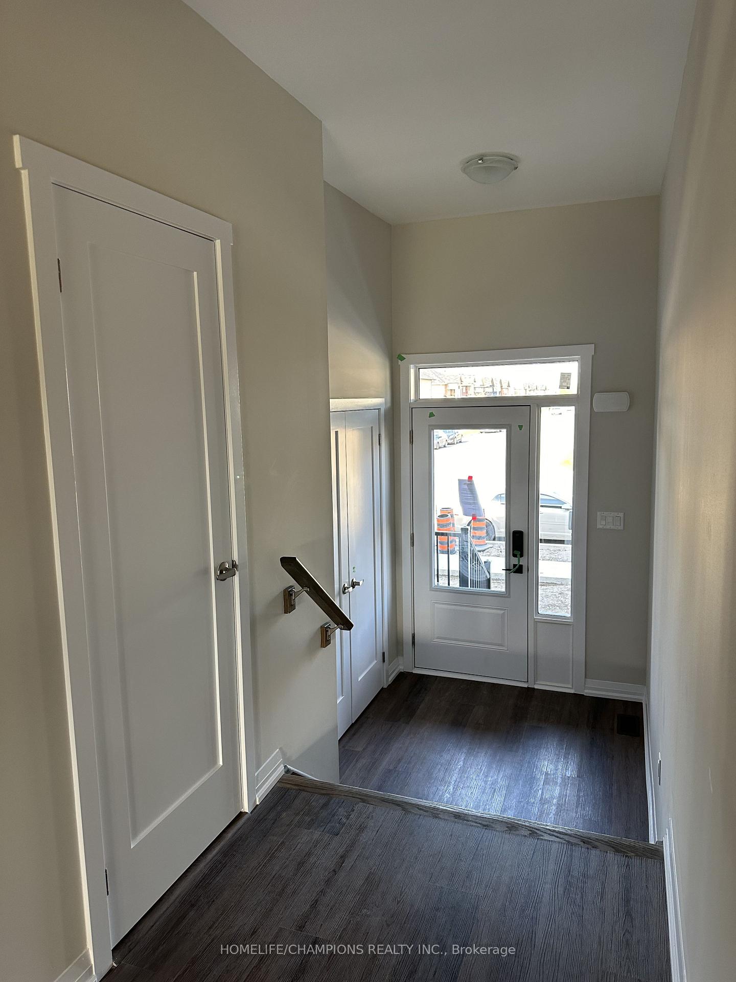 Photo 2 of 187 Lormont Boulevard, Hamilton, Stoney Creek Mountain — HOMEH
