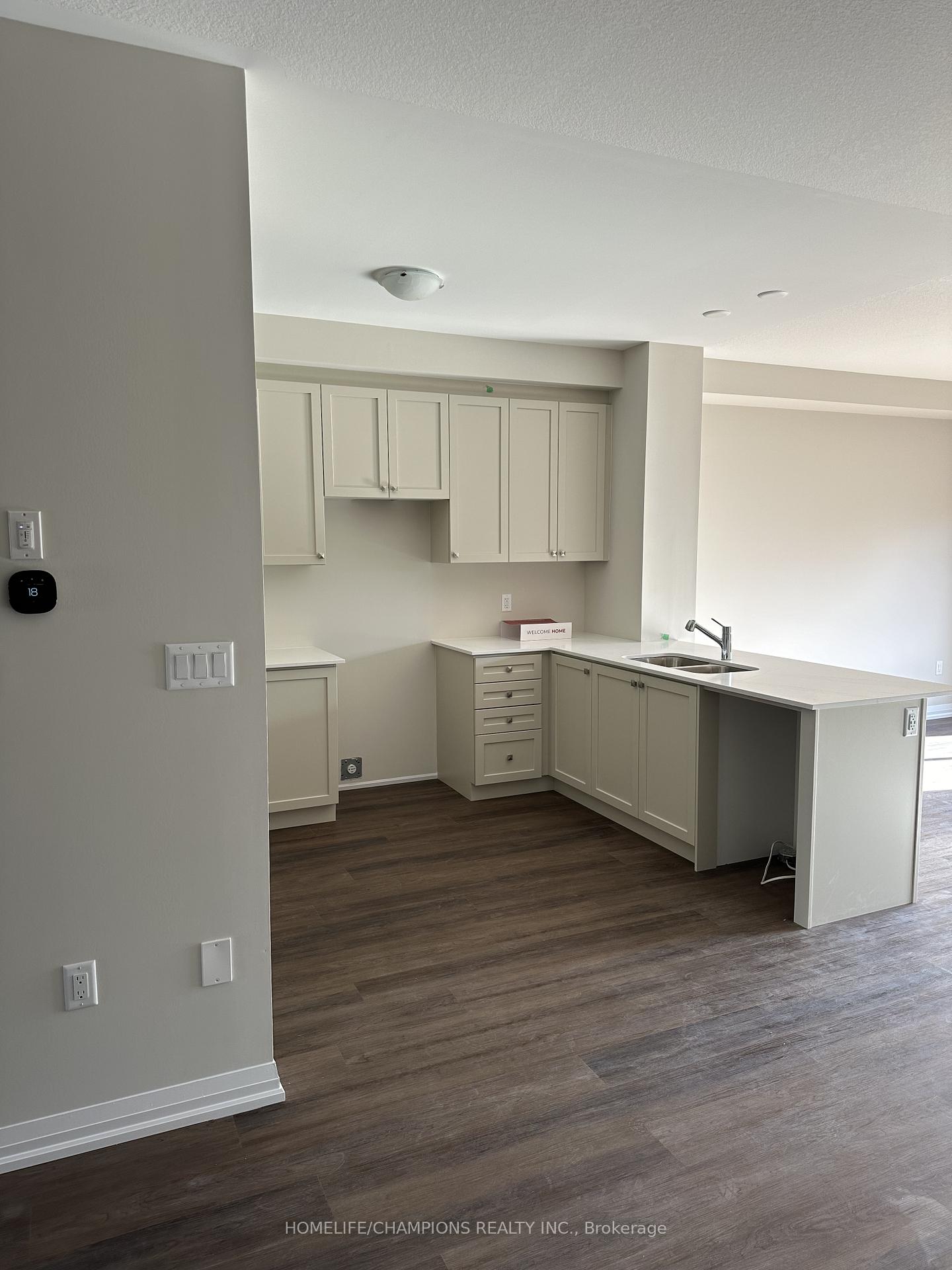 Photo 5 of 187 Lormont Boulevard, Hamilton, Stoney Creek Mountain — HOMEH