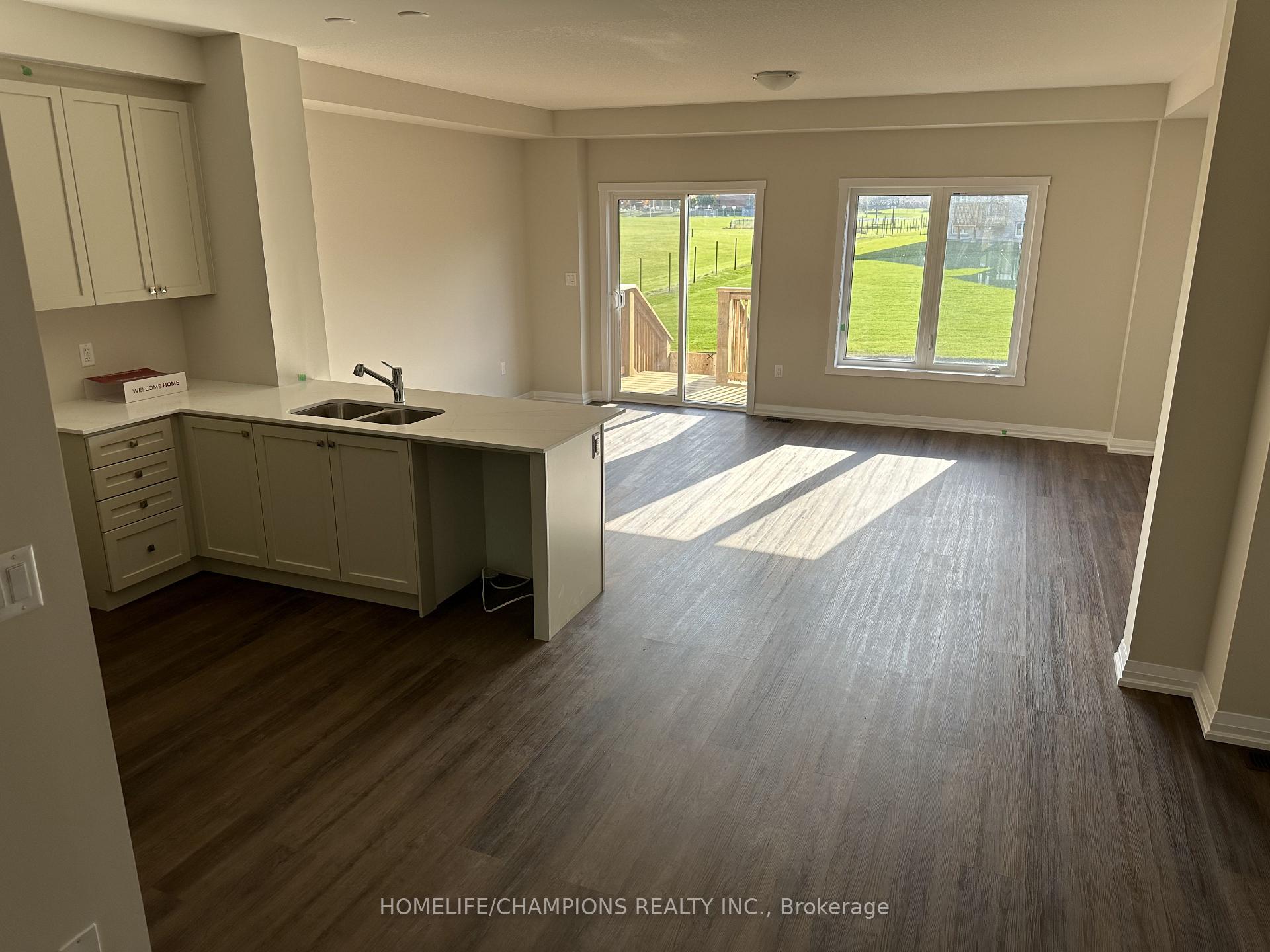Photo 6 of 187 Lormont Boulevard, Hamilton, Stoney Creek Mountain — HOMEH