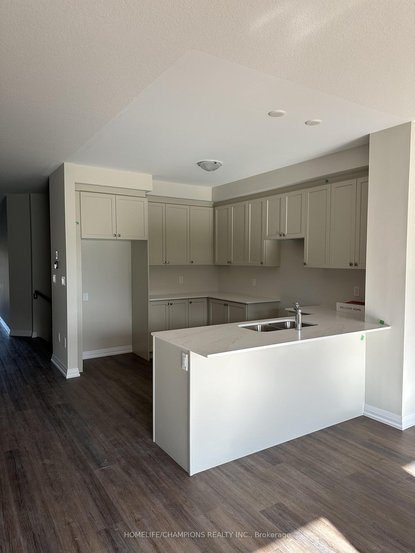 Photo 7 of 187 Lormont Boulevard, Hamilton, Stoney Creek Mountain — HOMEH