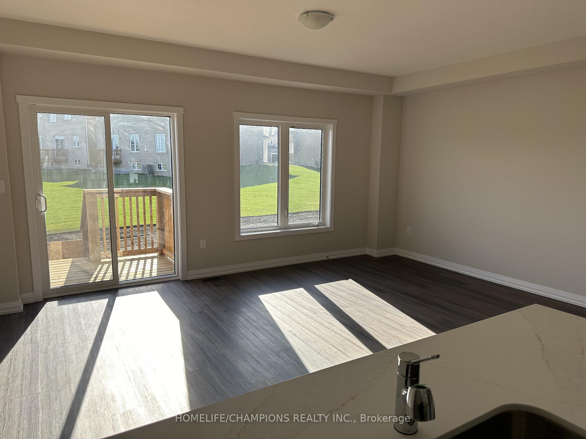 Photo 9 of 187 Lormont Boulevard, Hamilton, Stoney Creek Mountain — HOMEH