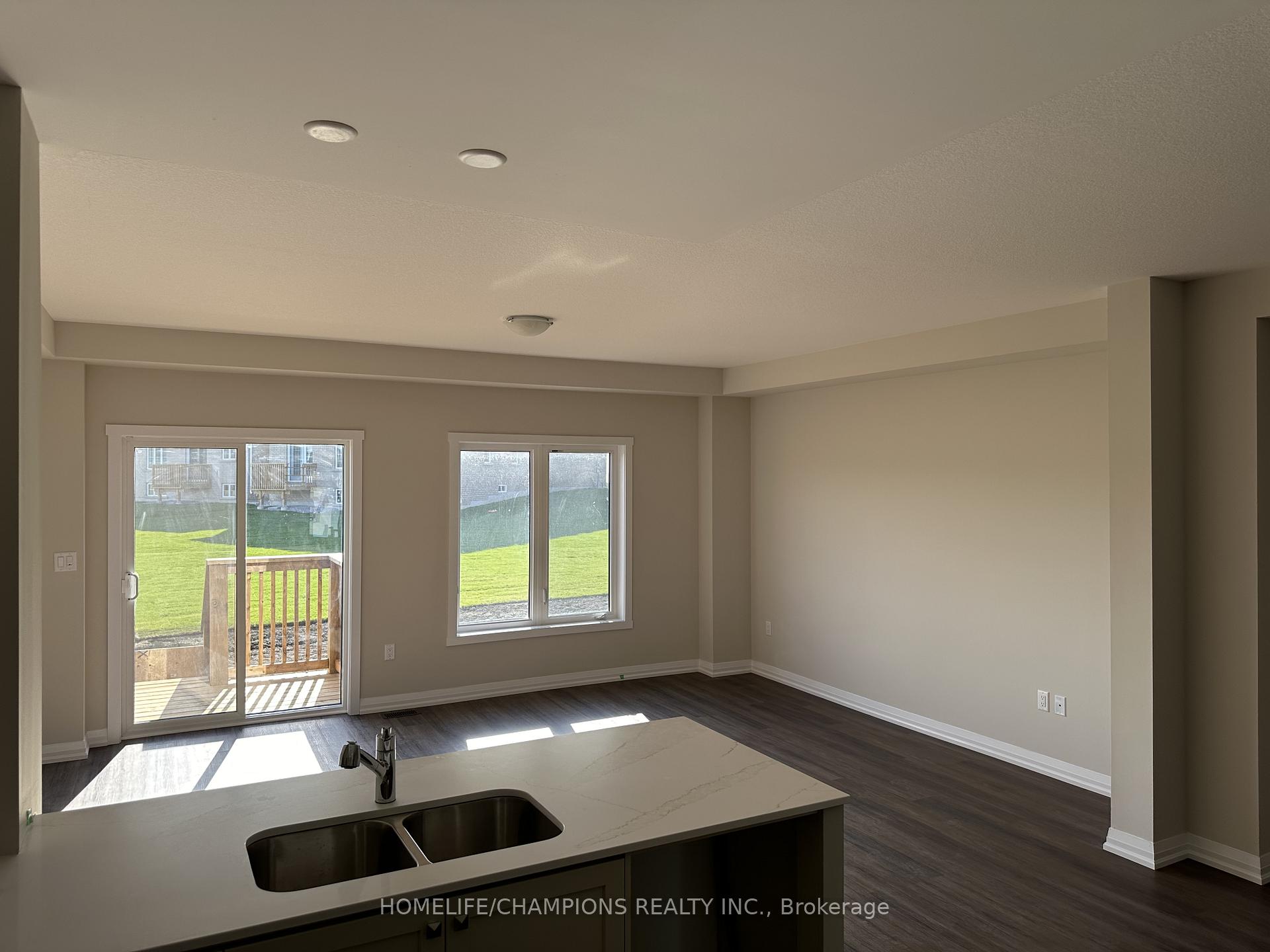 Photo 10 of 187 Lormont Boulevard, Hamilton, Stoney Creek Mountain — HOMEH