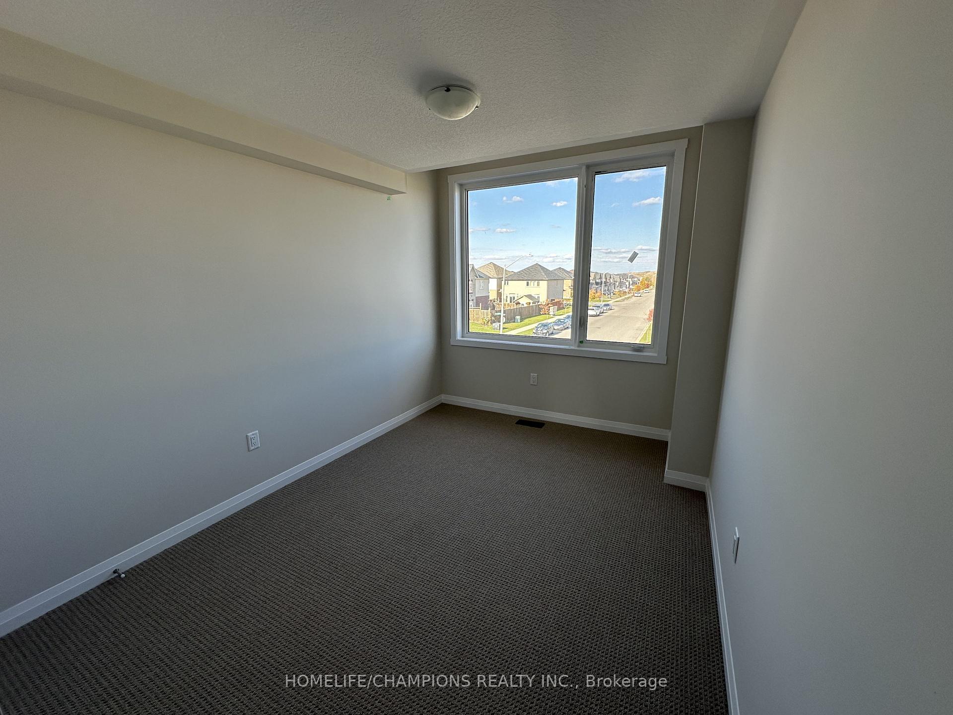 Photo 13 of 187 Lormont Boulevard, Hamilton, Stoney Creek Mountain — HOMEH