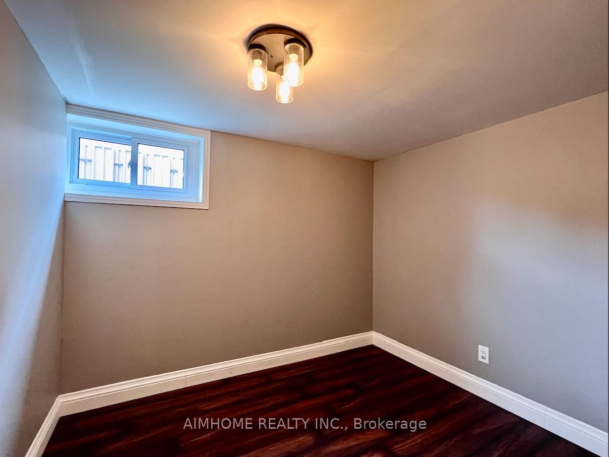 Photo 8 of 213 Ravenbury Drive, Hamilton, Randall — HOMEH