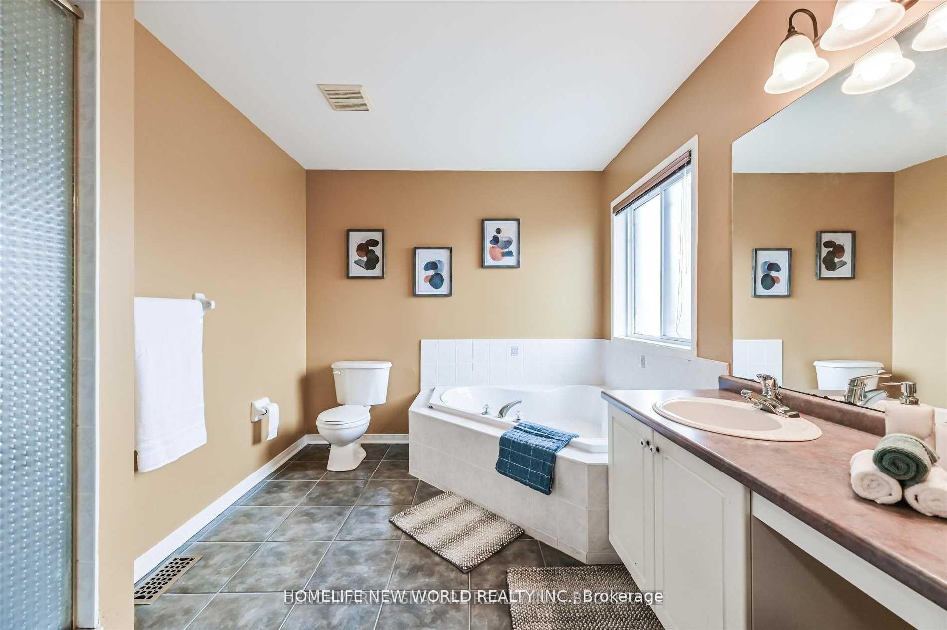 Photo 5 of 204 Madison Heights Boulevard, Markham, Berczy — HOMEH