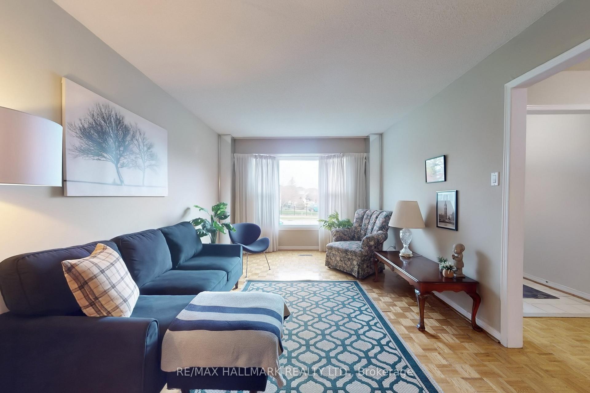 Photo 7 of 148 Irenemount Crescent, Markham, Middlefield — HOMEH
