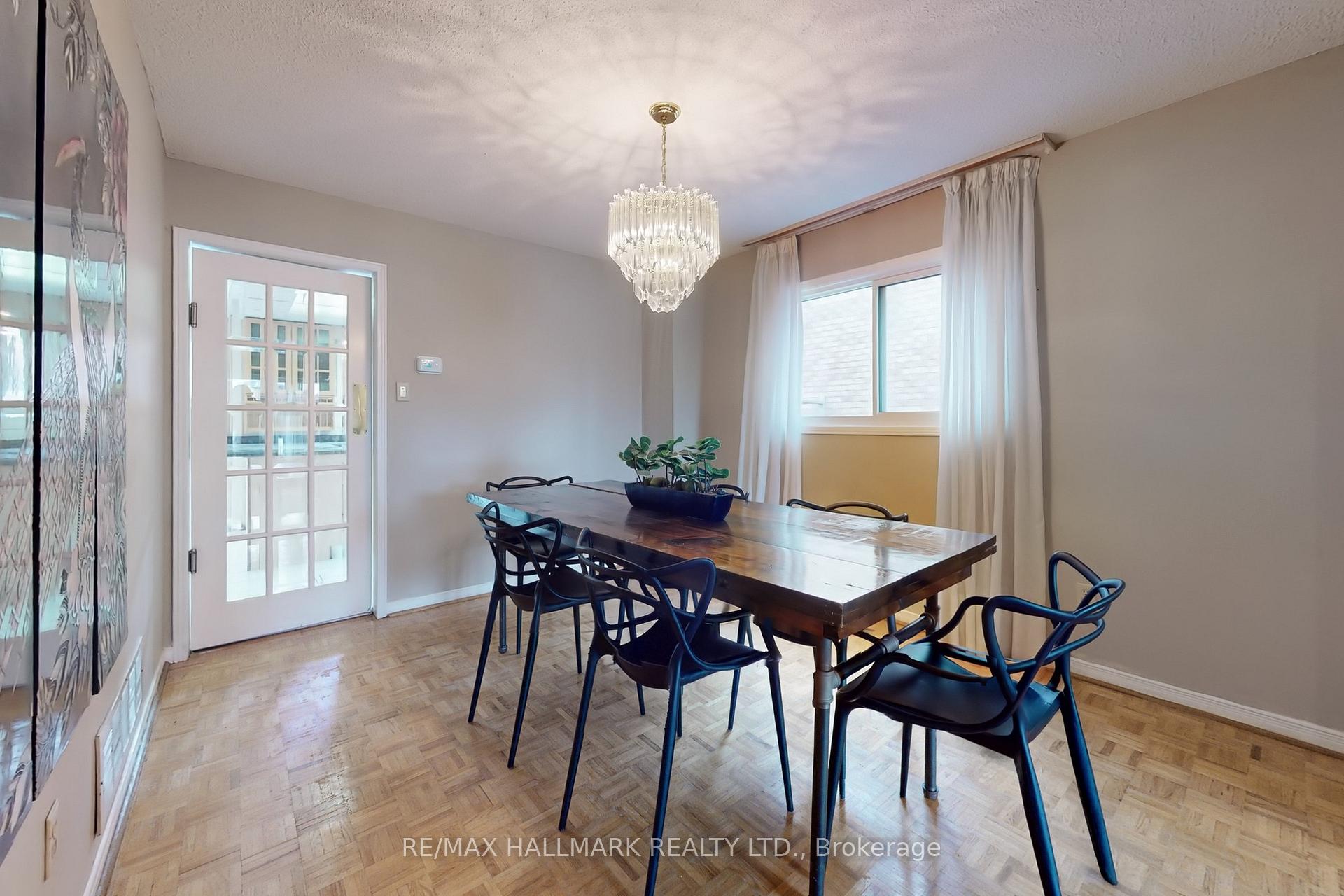 Photo 8 of 148 Irenemount Crescent, Markham, Middlefield — HOMEH