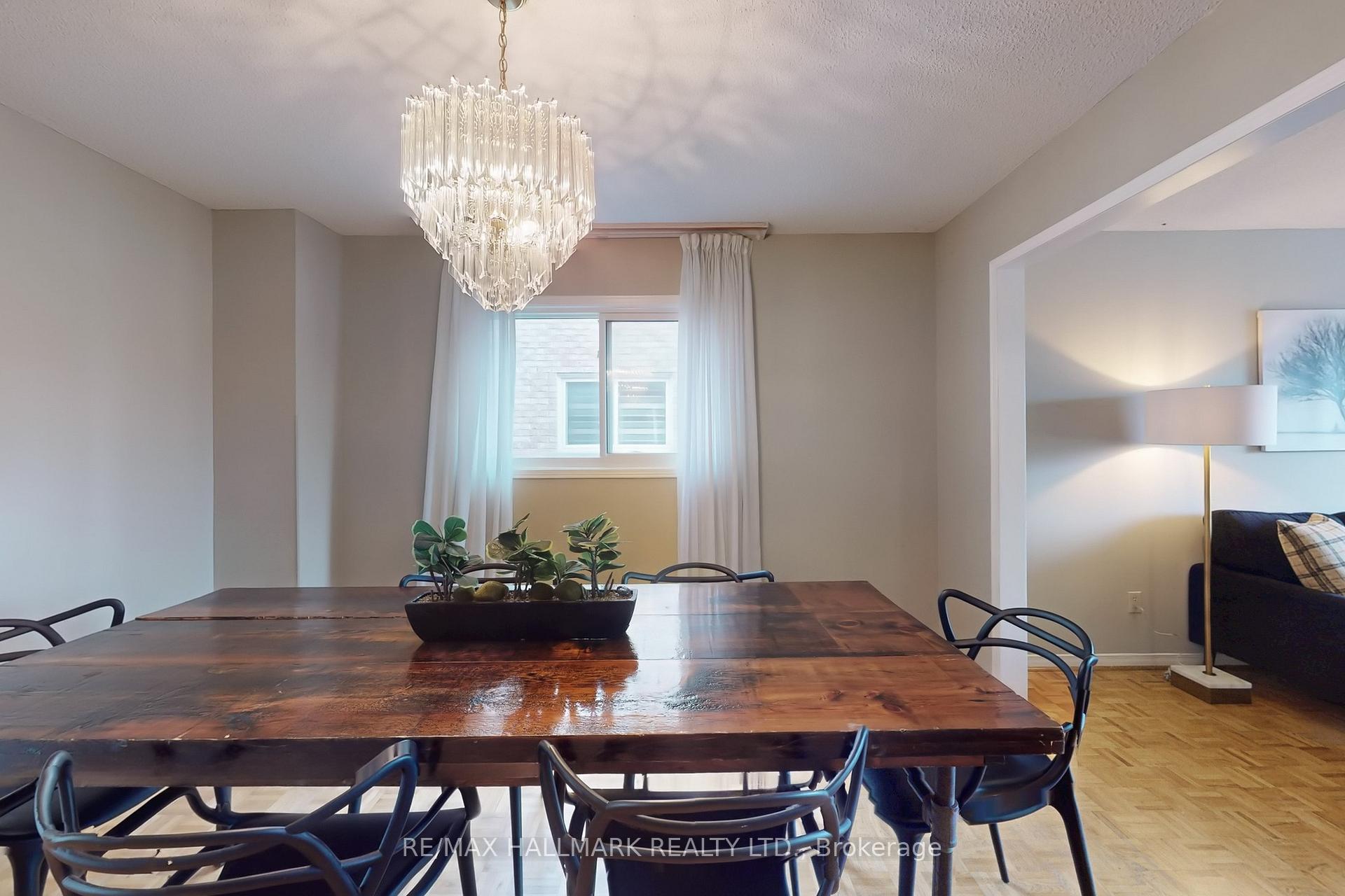 Photo 9 of 148 Irenemount Crescent, Markham, Middlefield — HOMEH
