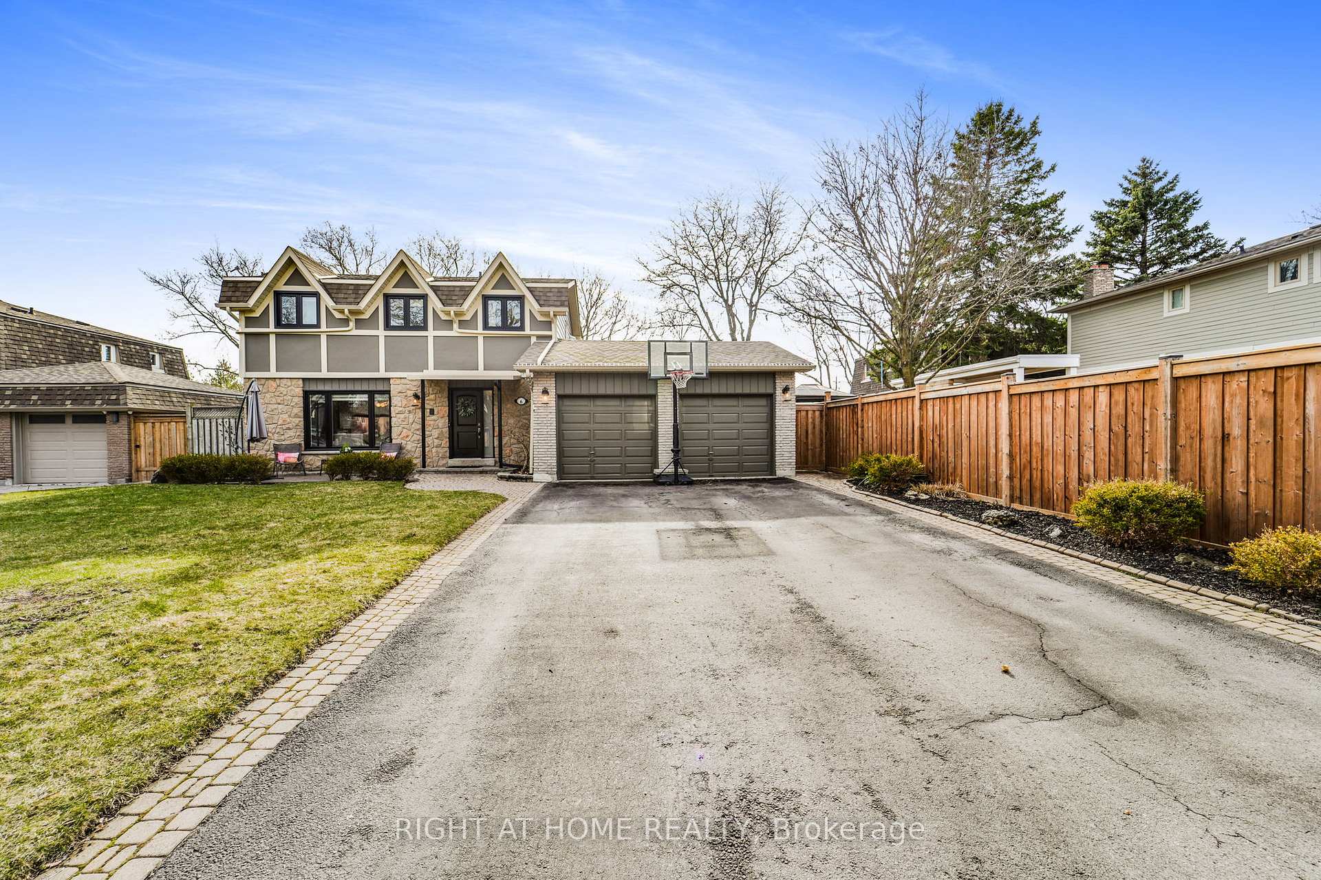 Photo 1 of 6 Jack Court, Markham, Markham Village — HOMEH