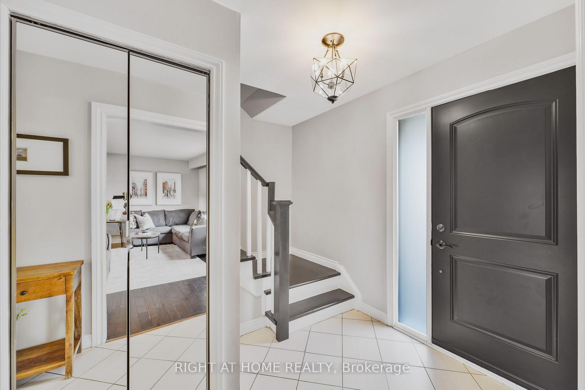 Photo 6 of 6 Jack Court, Markham, Markham Village — HOMEH