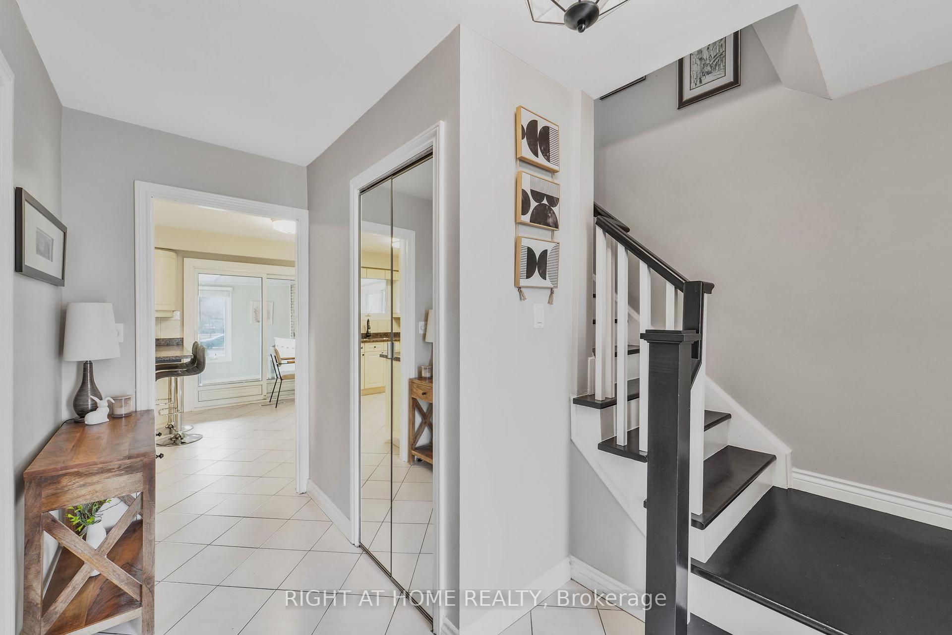 Photo 7 of 6 Jack Court, Markham, Markham Village — HOMEH
