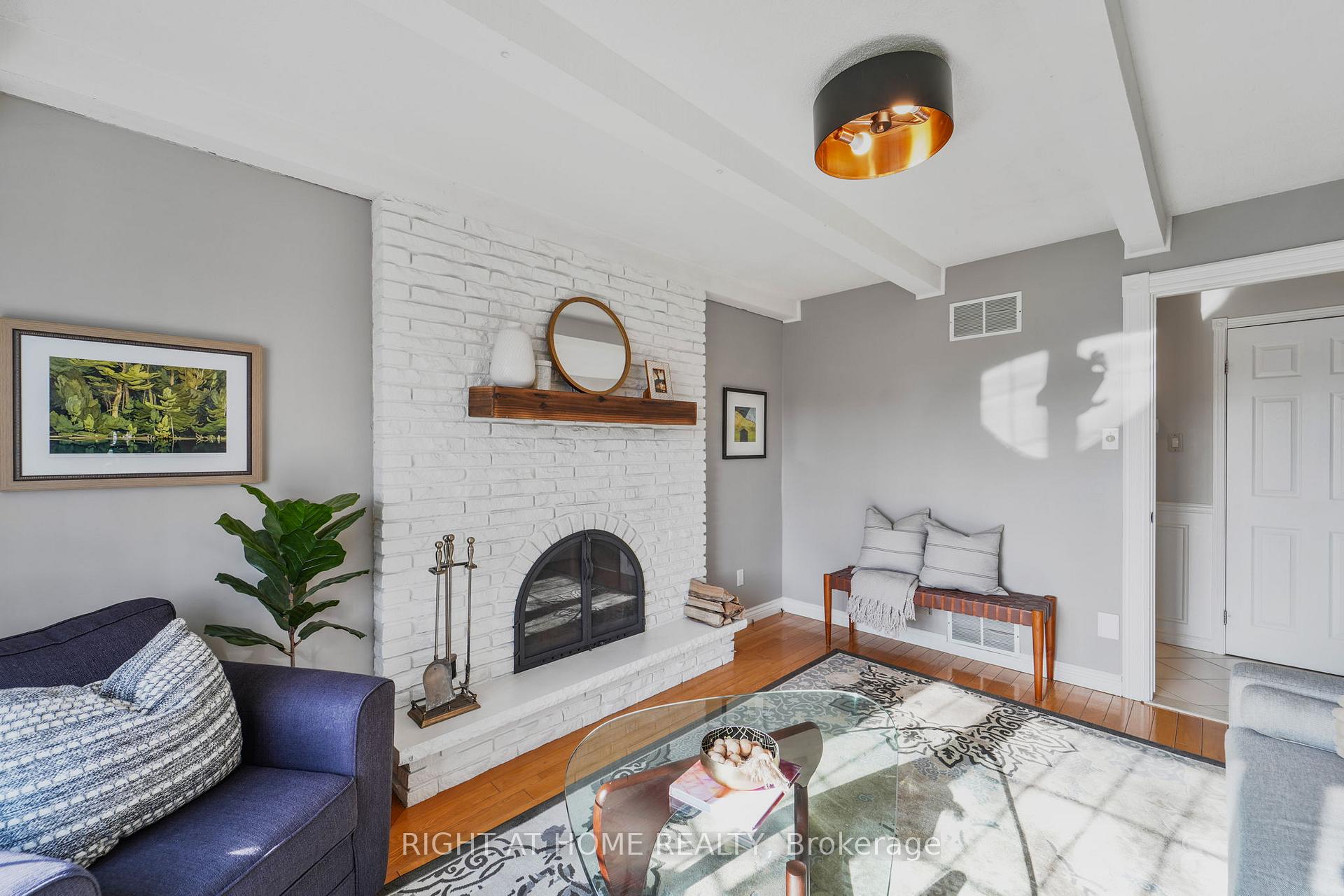 Photo 10 of 6 Jack Court, Markham, Markham Village — HOMEH