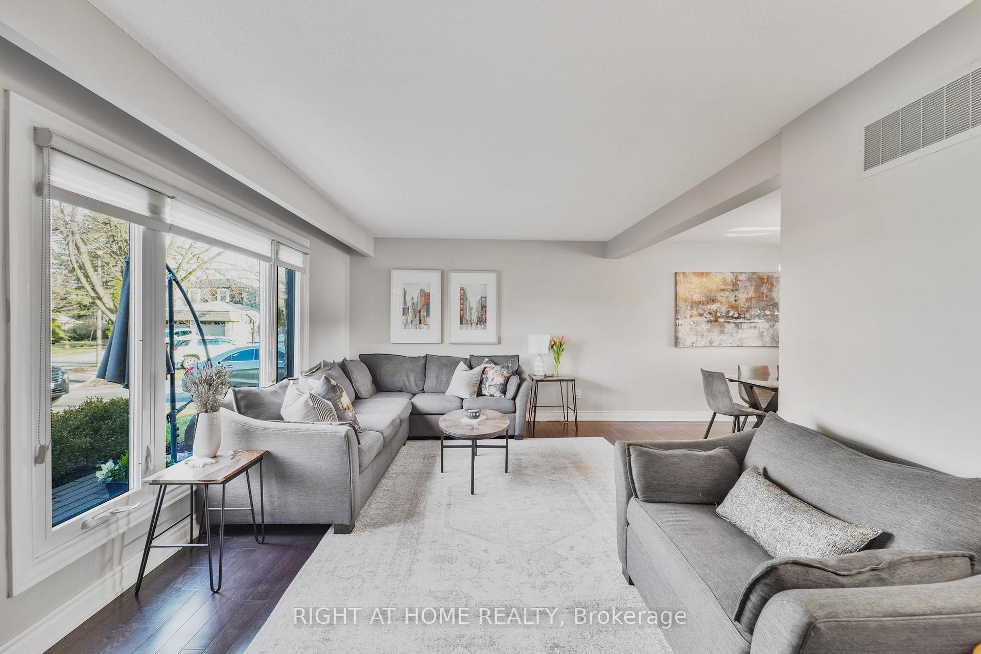 Photo 12 of 6 Jack Court, Markham, Markham Village — HOMEH