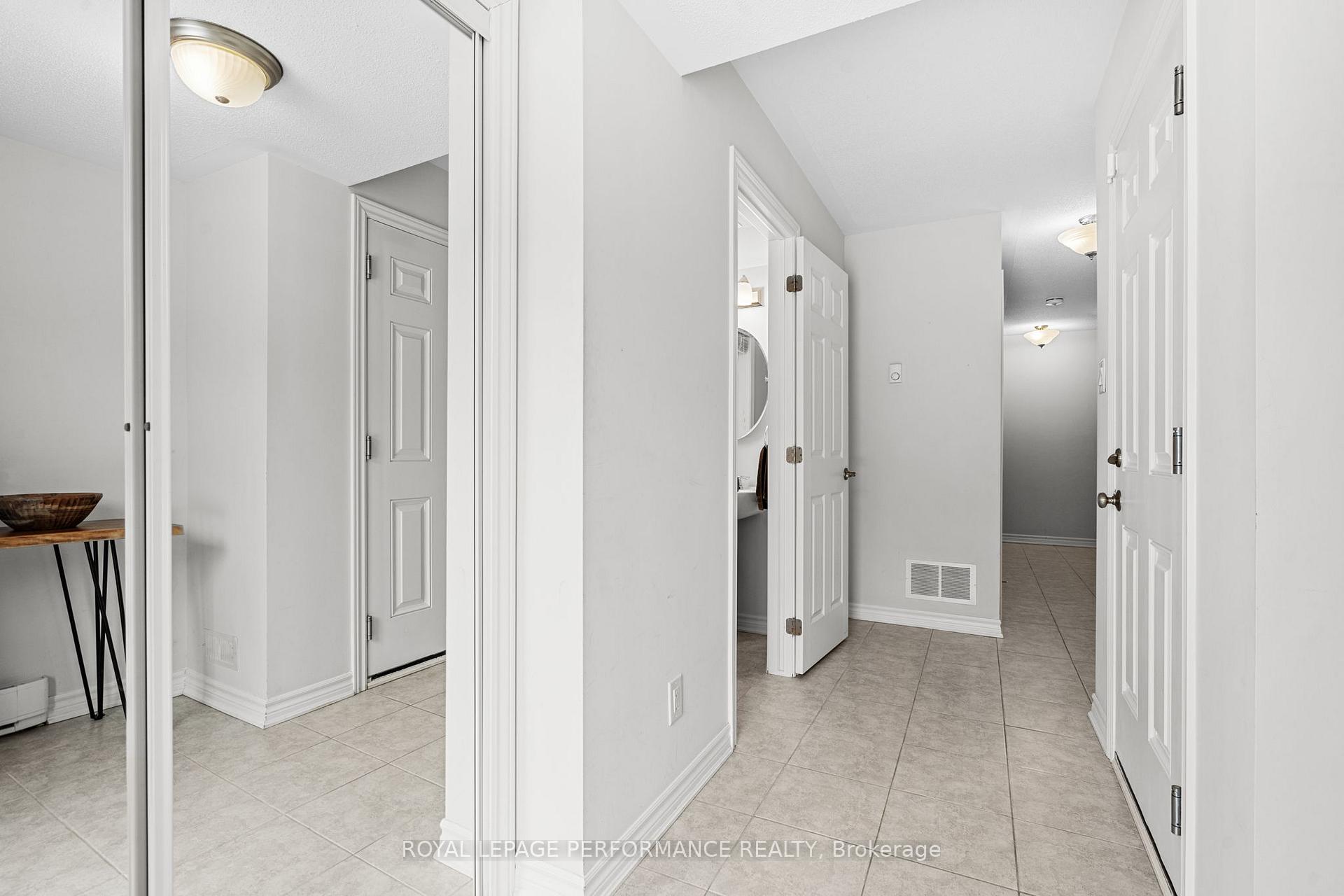Photo 5 of 30 Squashberry Lane, Ottawa, Kanata - Emerald Meadows/Trailwest — HOMEH