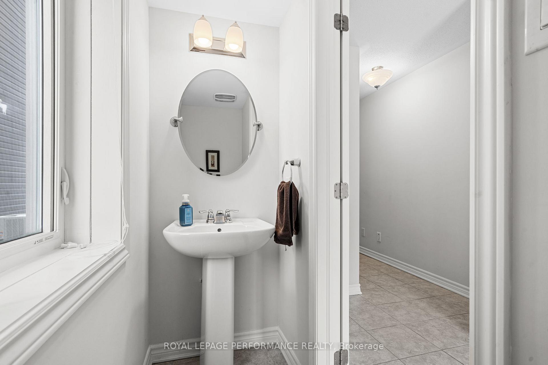 Photo 6 of 30 Squashberry Lane, Ottawa, Kanata - Emerald Meadows/Trailwest — HOMEH