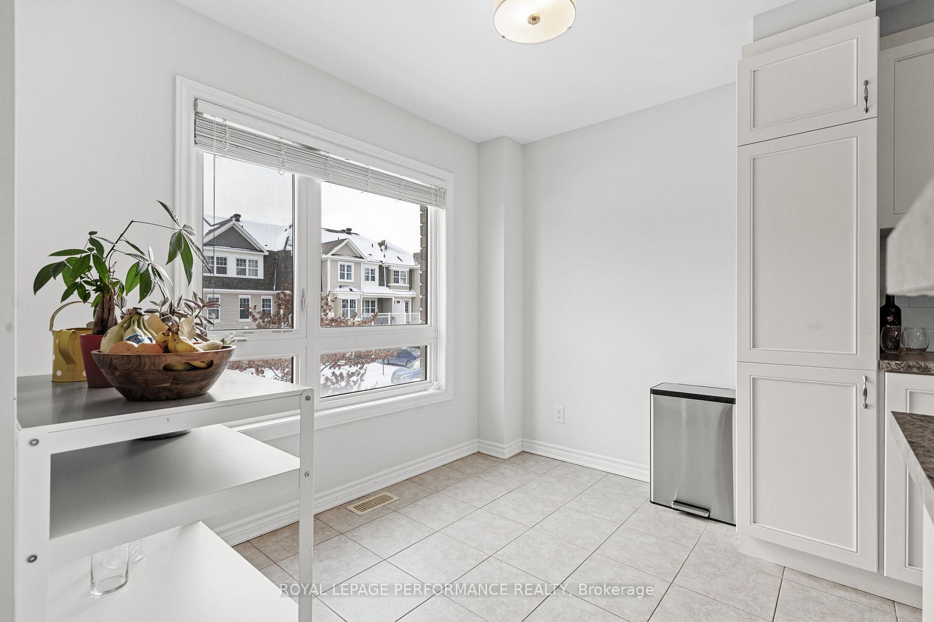 Photo 16 of 30 Squashberry Lane, Ottawa, Kanata - Emerald Meadows/Trailwest — HOMEH