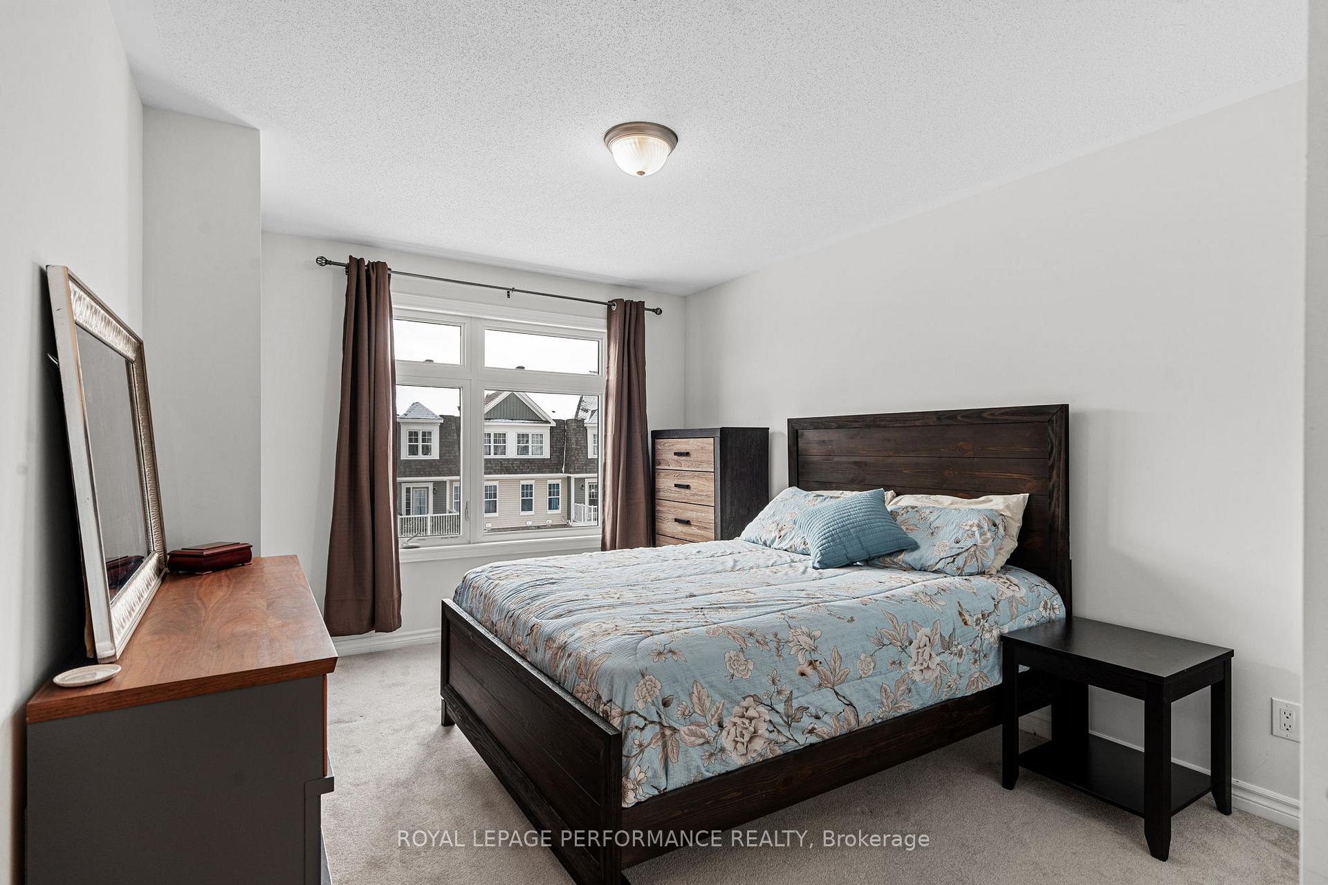 Photo 22 of 30 Squashberry Lane, Ottawa, Kanata - Emerald Meadows/Trailwest — HOMEH