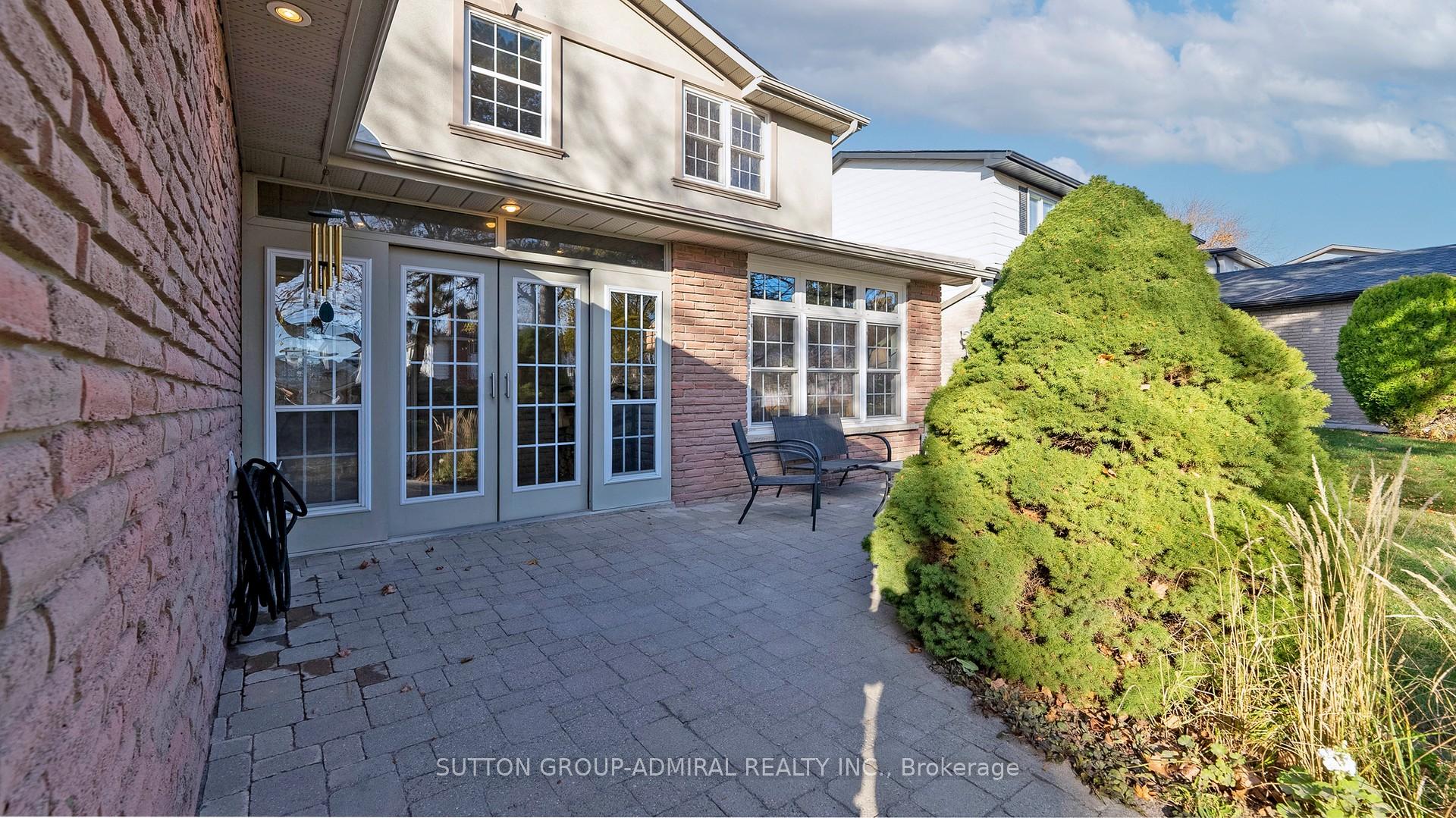 Photo 3 of 104 Kirk Drive, Markham, Royal Orchard — HOMEH